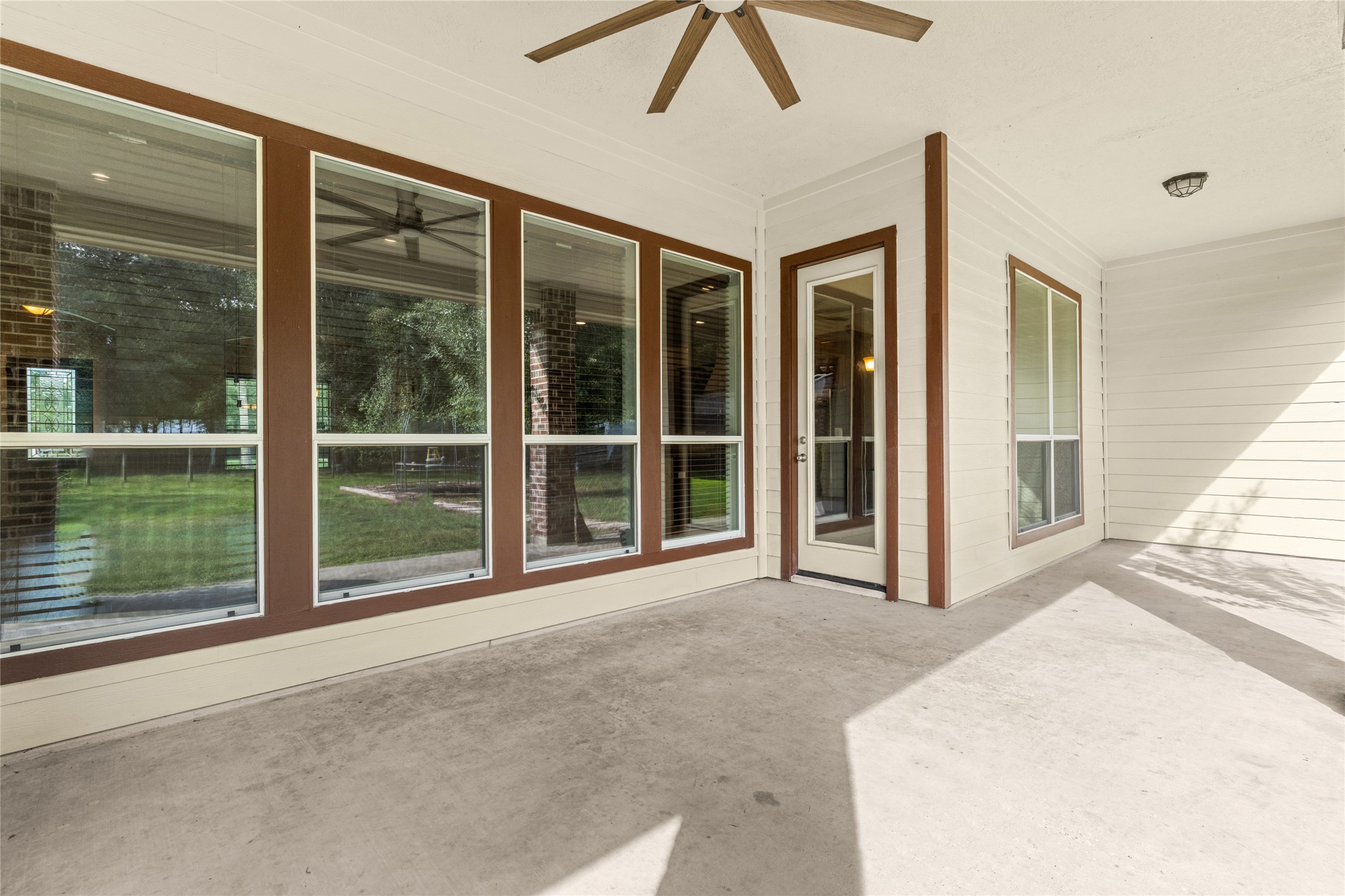818 Commons Lake Edge Drive Property Photo 24