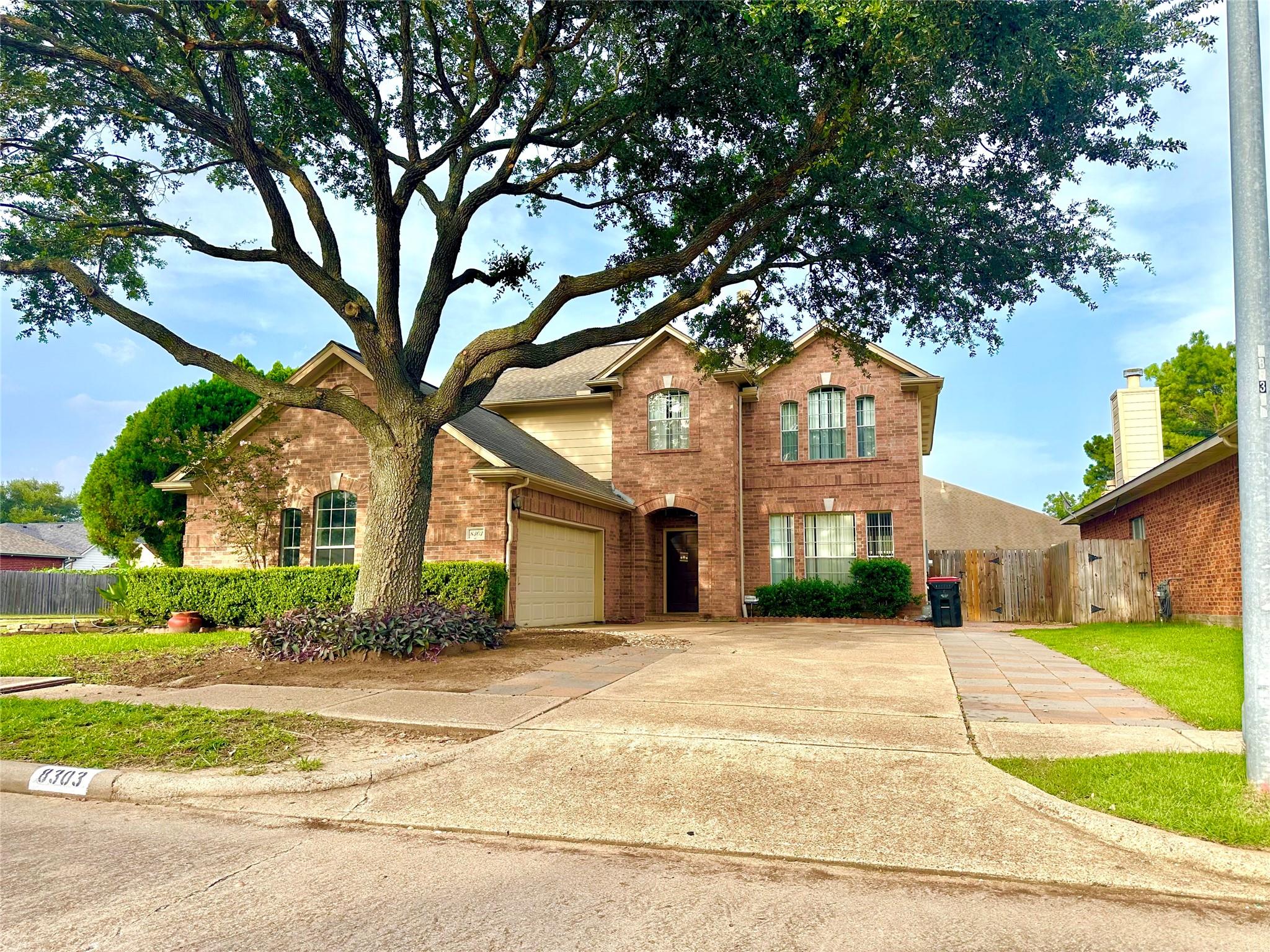 8303 Cliffshire Court, Houston Tx 77083 Property Photo 1