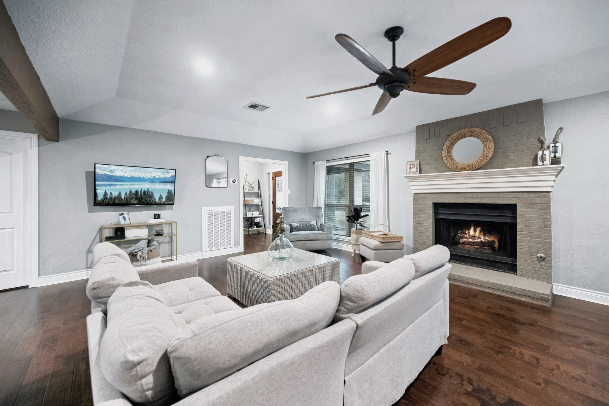 120 April Wind Drive E Property Photo 5