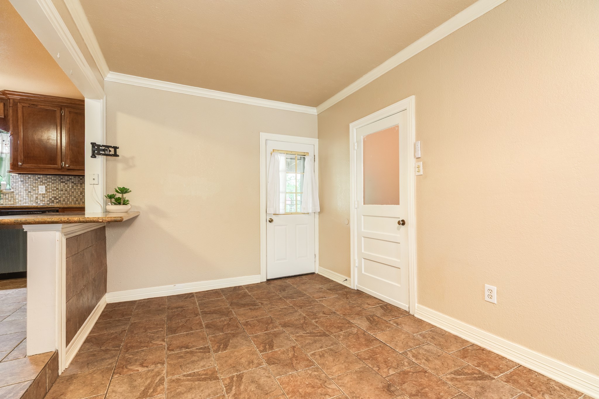 229 Caladium Street Property Photo 10