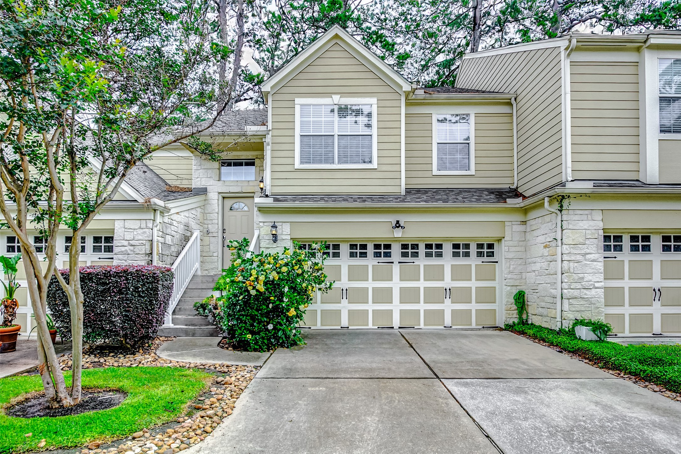 13600 Breton Ridge Street 25b Property Photo 2