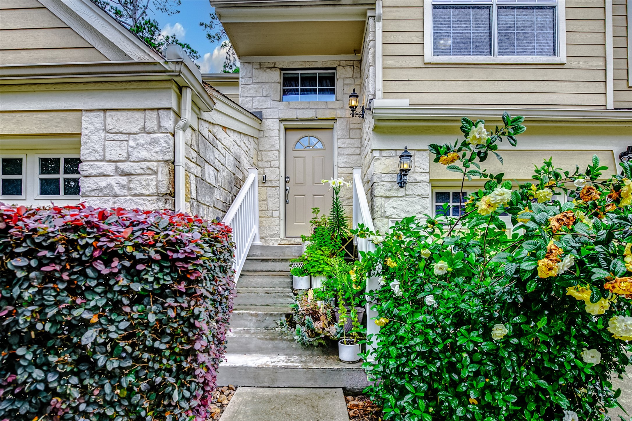 13600 Breton Ridge Street 25b Property Photo 3