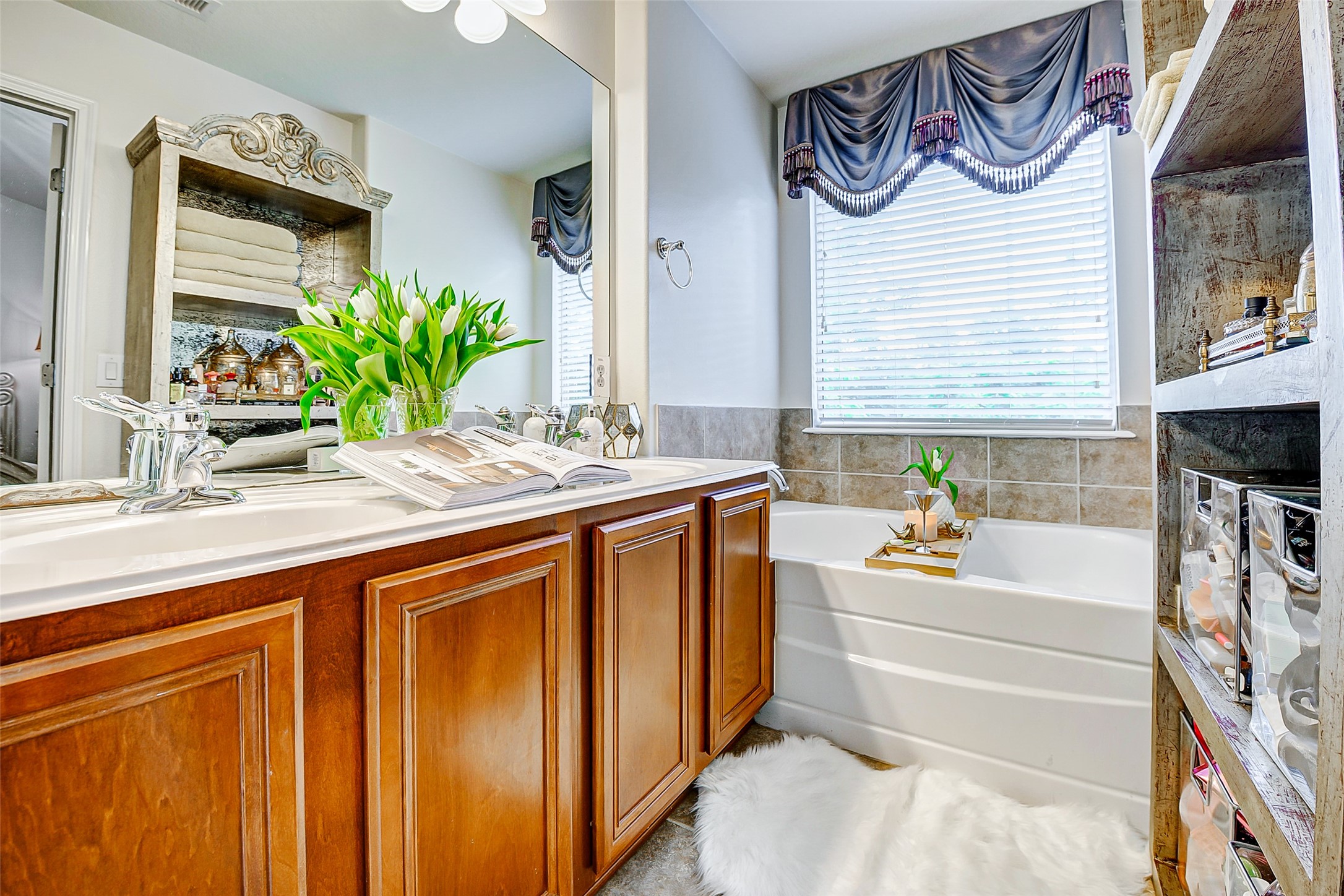 13600 Breton Ridge Street 25b Property Photo 21