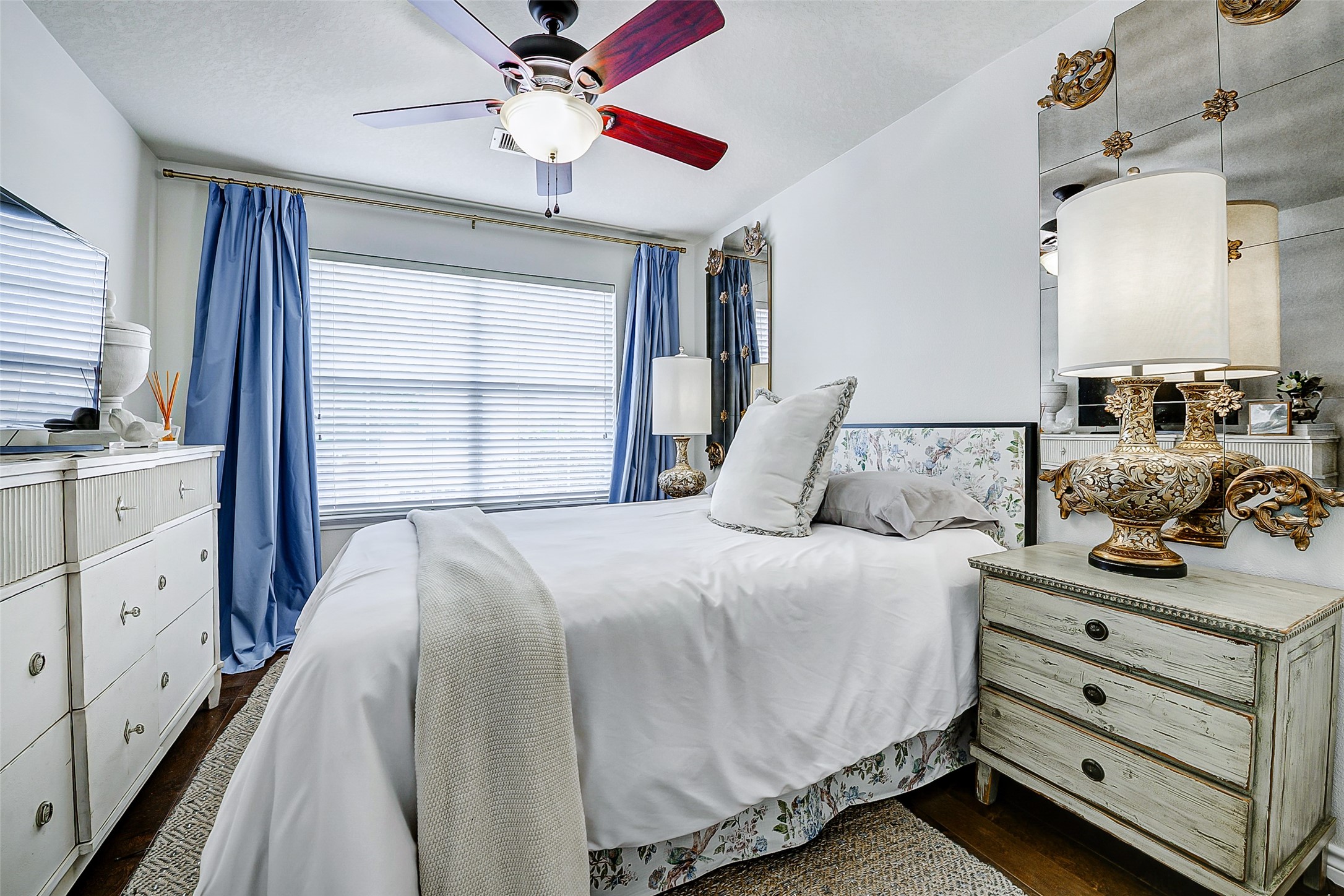 13600 Breton Ridge Street 25b Property Photo 27