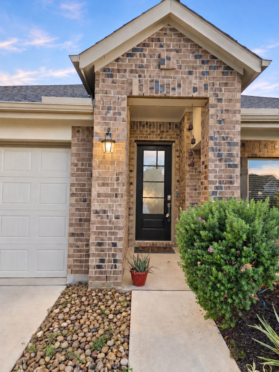 2916 Eden Lake Lane Property Photo 2