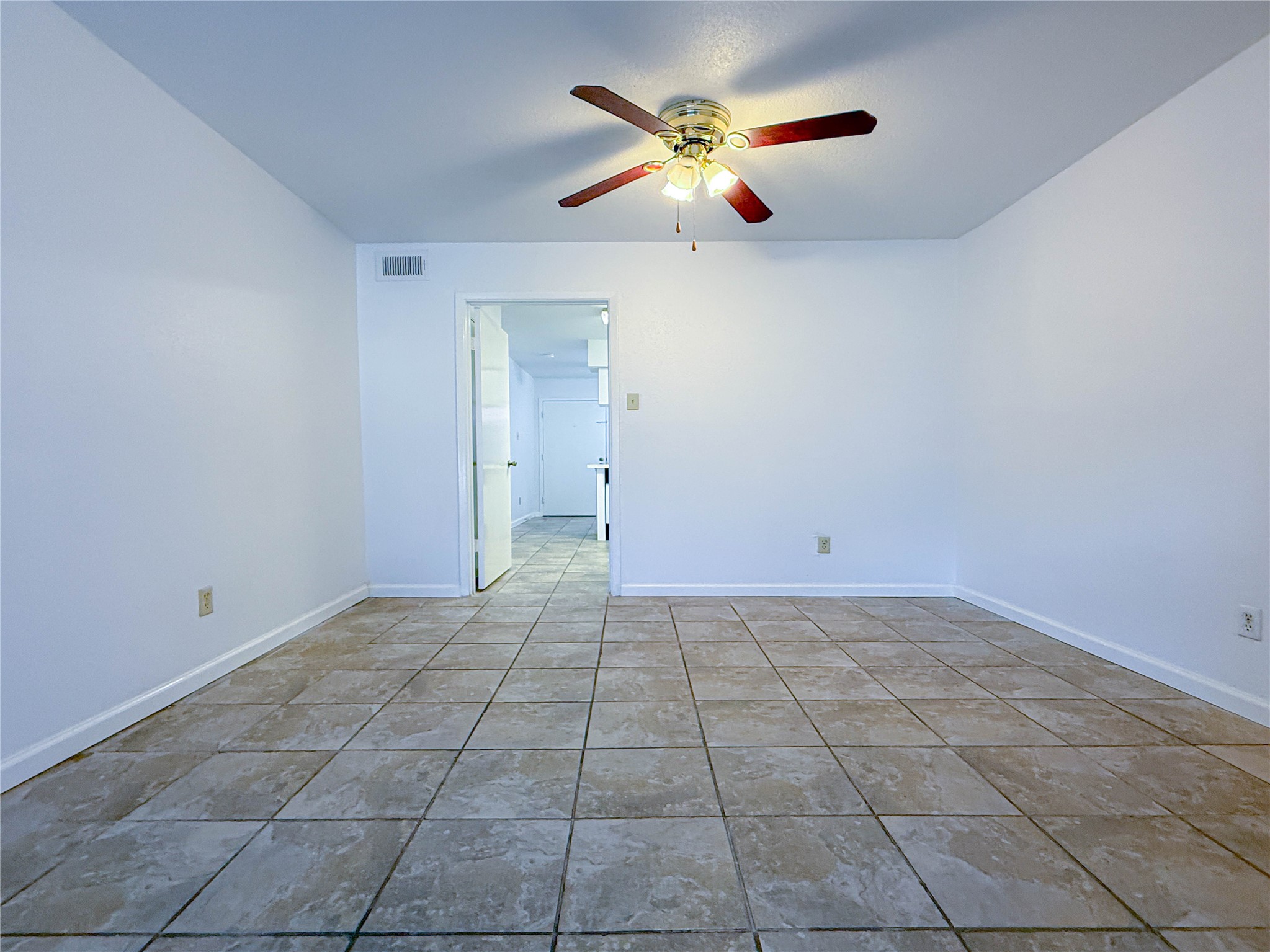 9201 Clarewood Drive 198 Property Photo 3