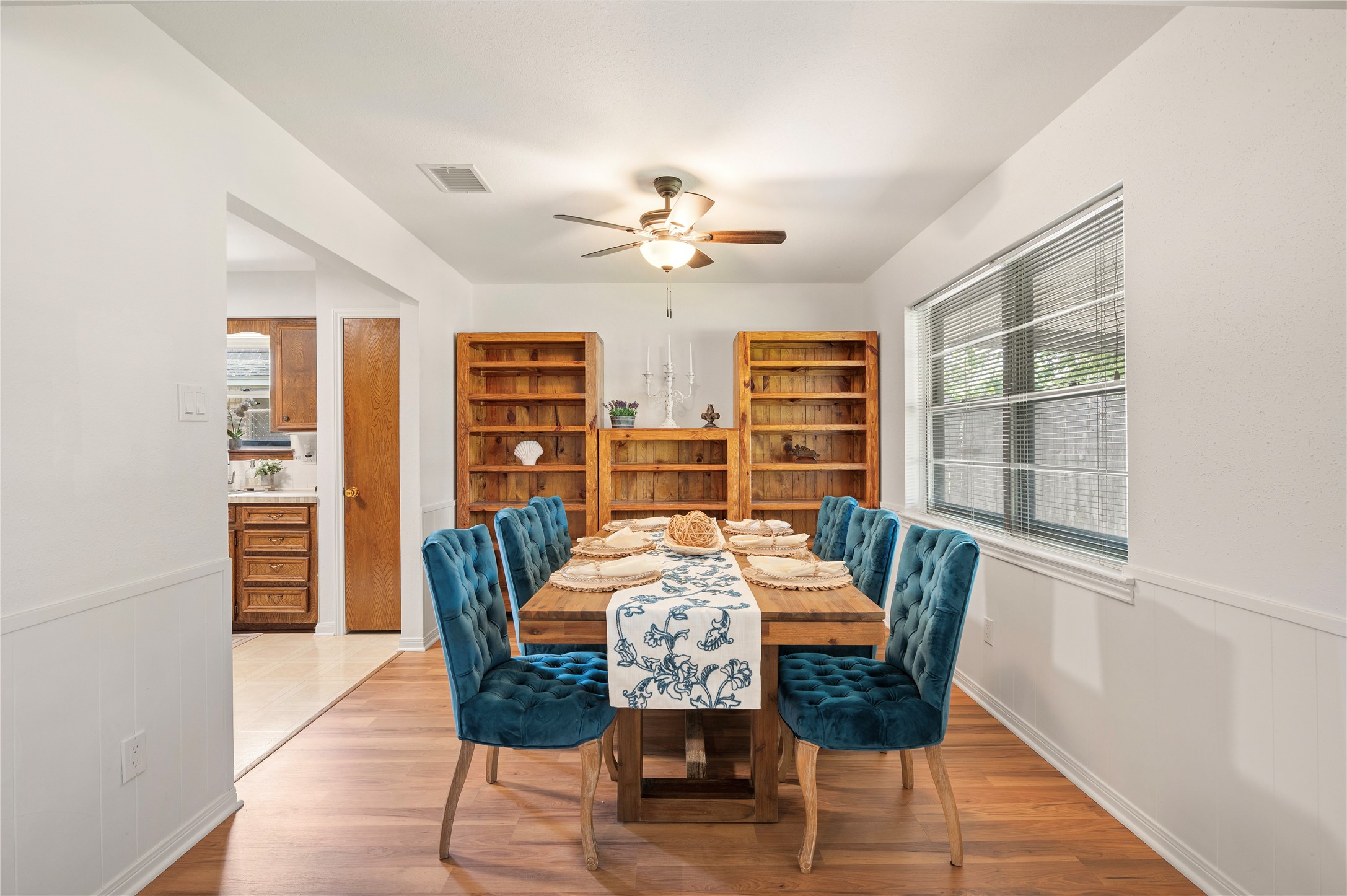 10411 Glenkirk Property Photo 9