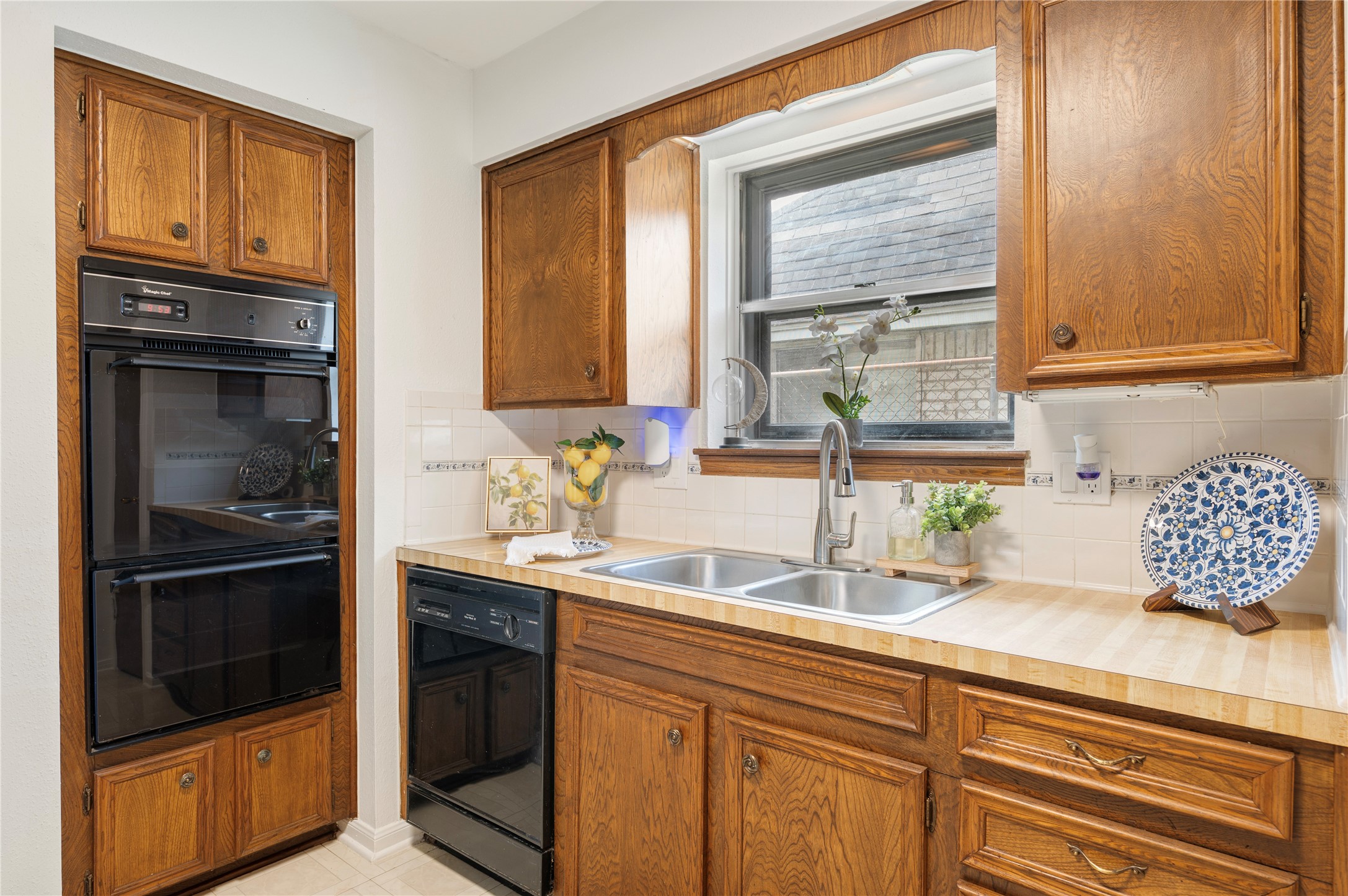 10411 Glenkirk Property Photo 13