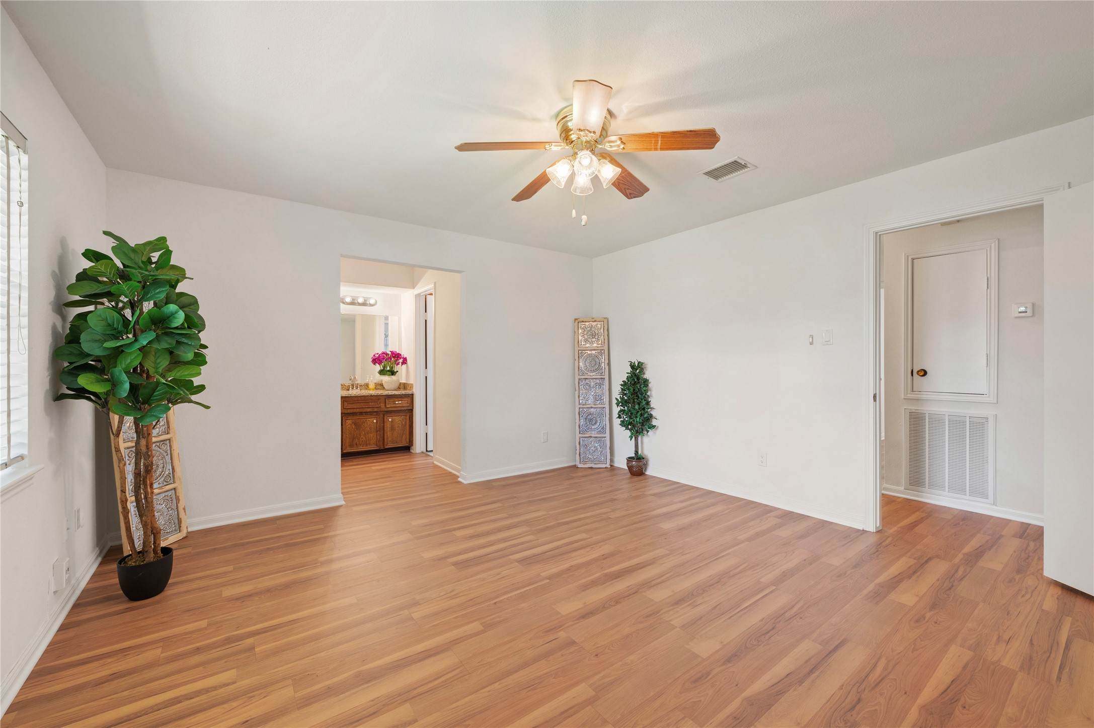 10411 Glenkirk Property Photo 15