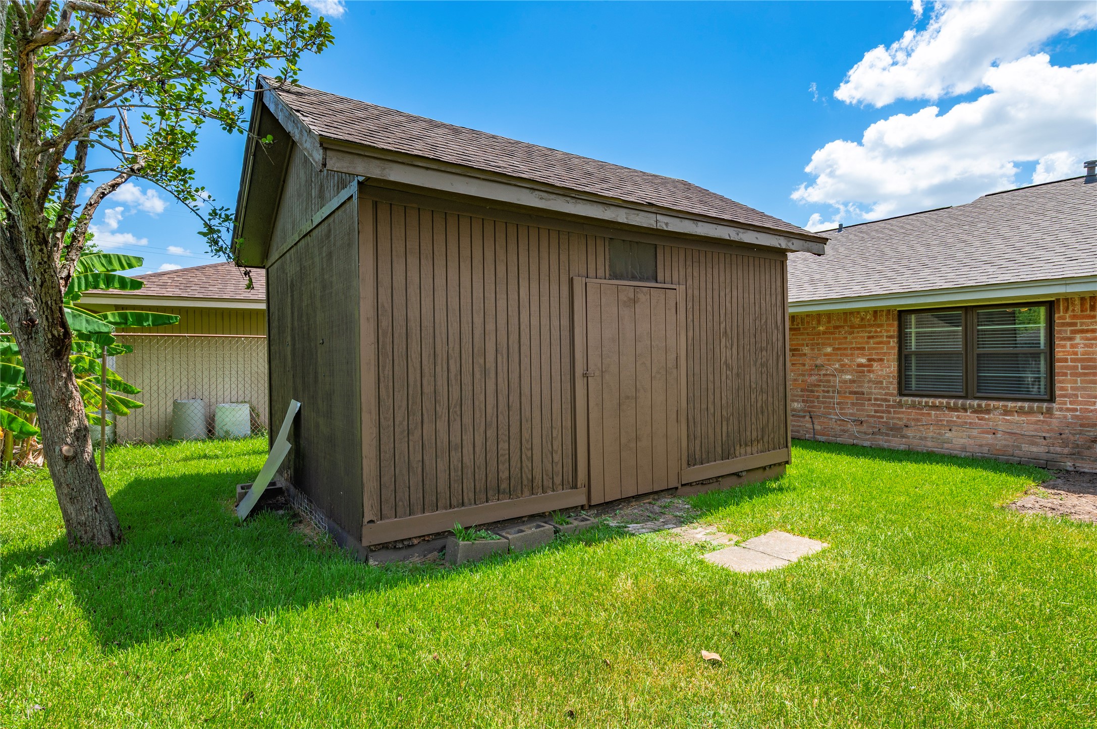 10411 Glenkirk Property Photo 22