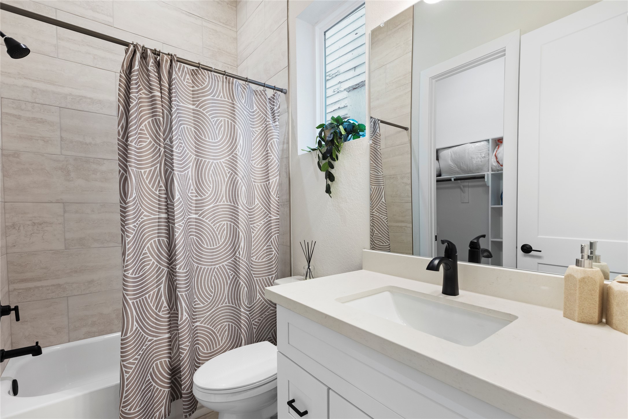 1410 Milby Street C Property Photo 7