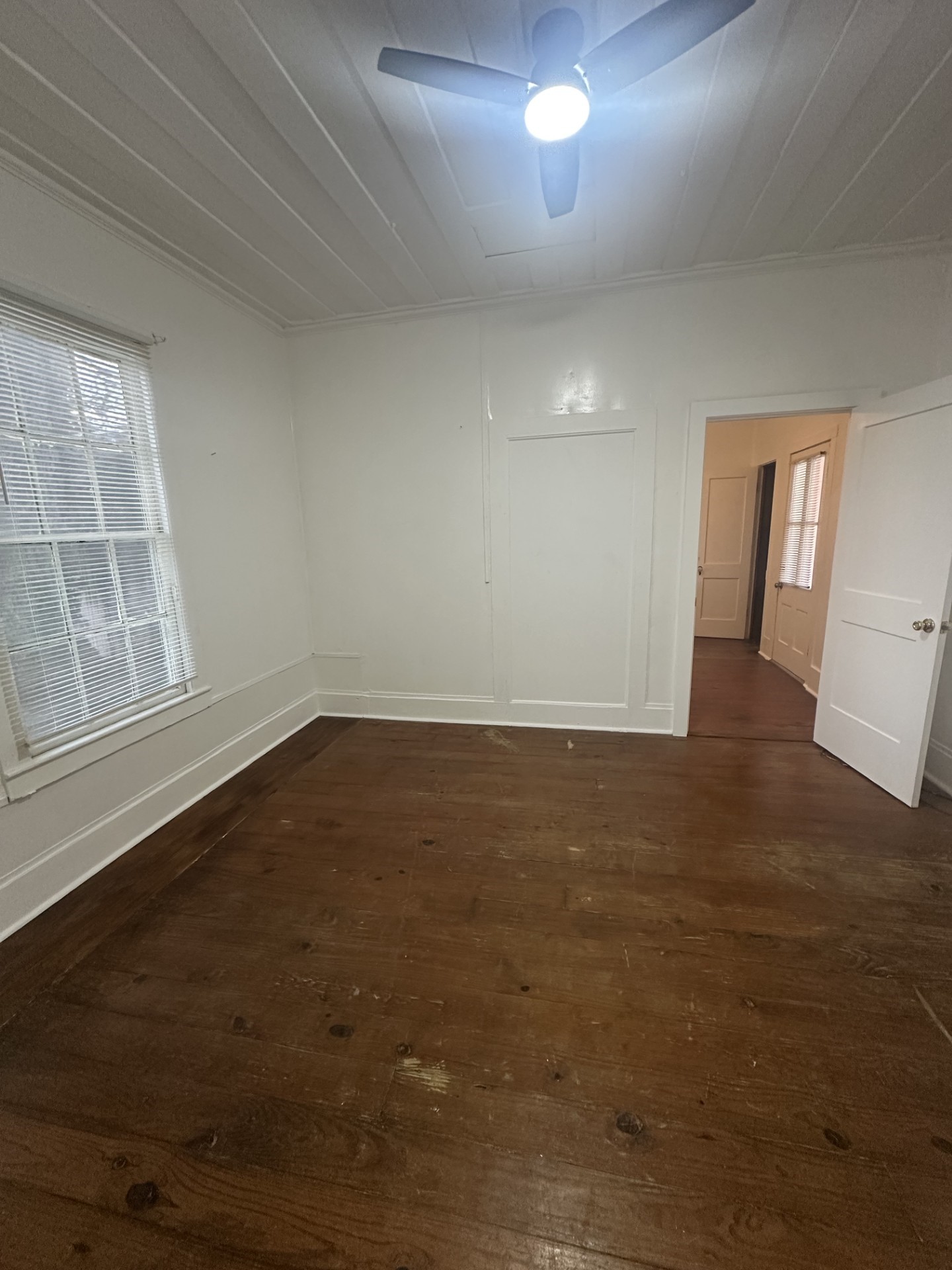 9301 Hwy 290 Property Photo 4