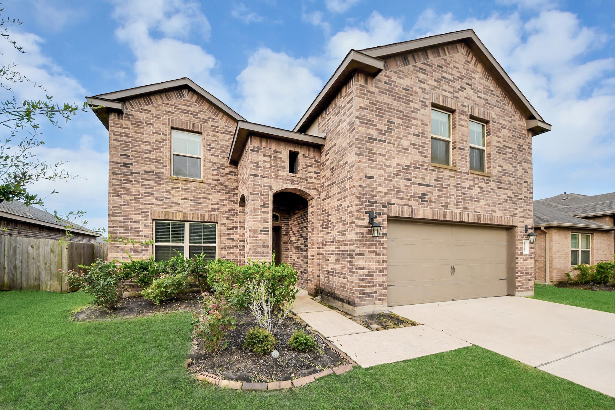 18319 Pin Oak Lake Drive Property Photo 4