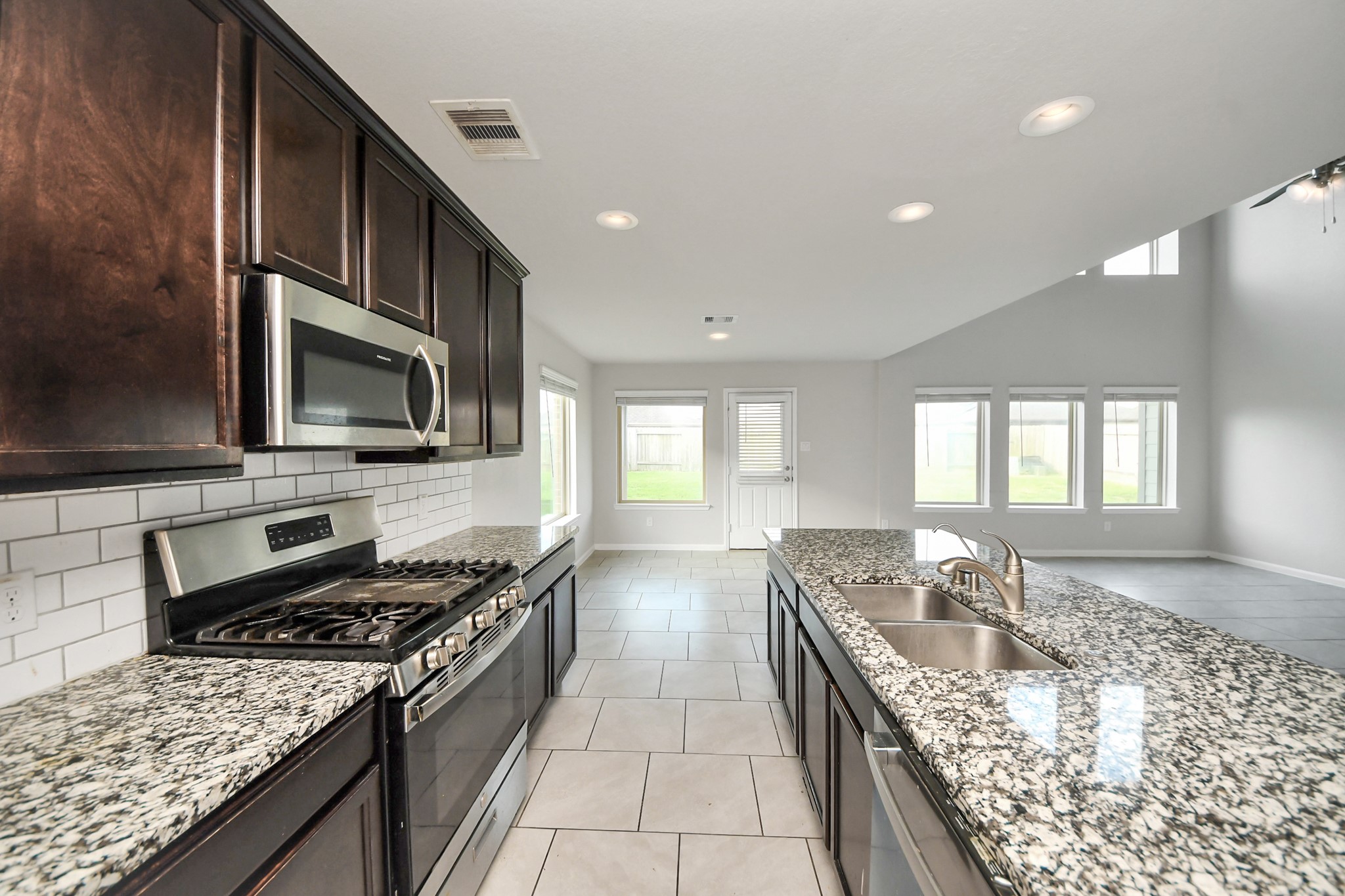 18319 Pin Oak Lake Drive Property Photo 13