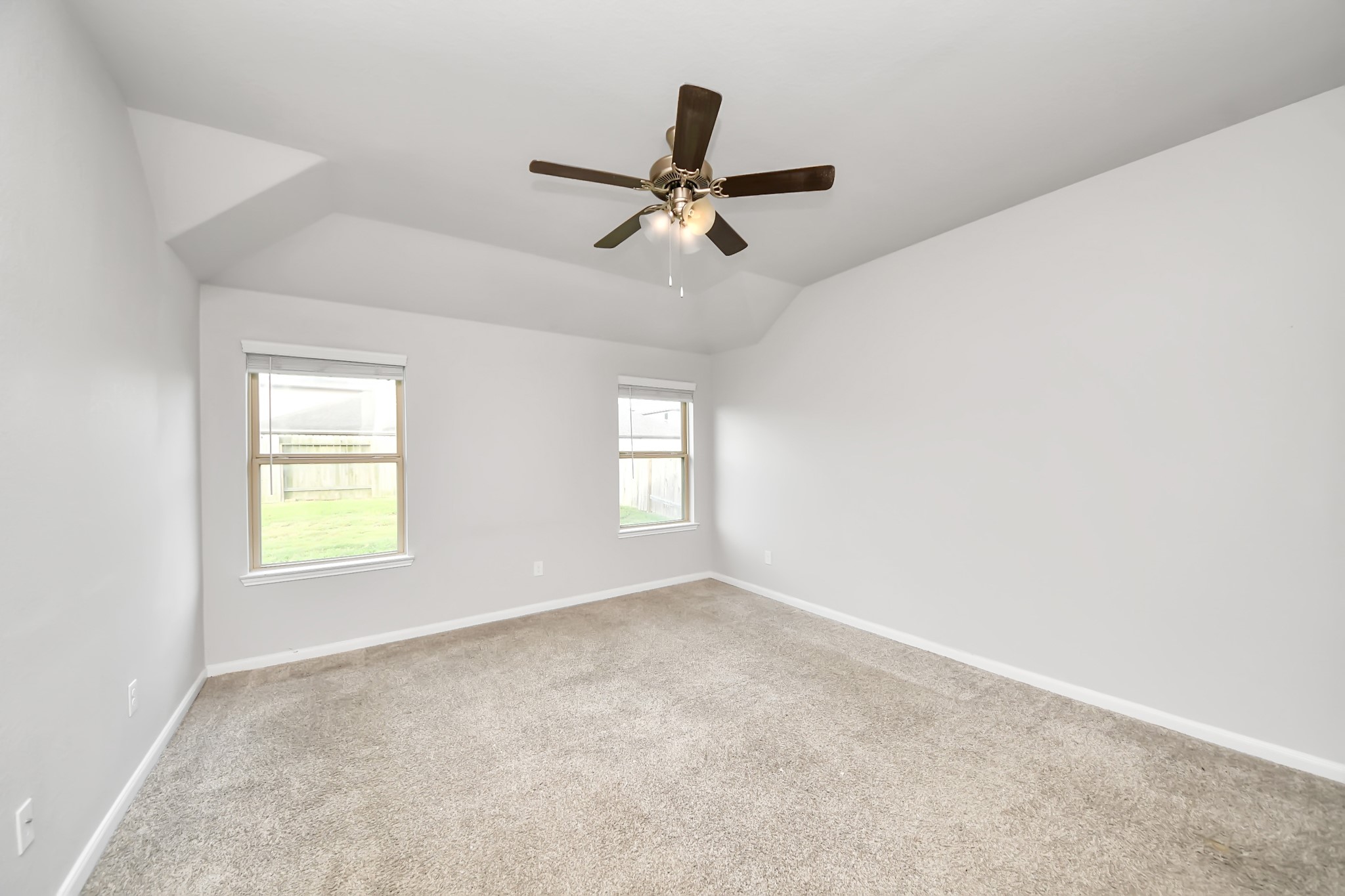 18319 Pin Oak Lake Drive Property Photo 25