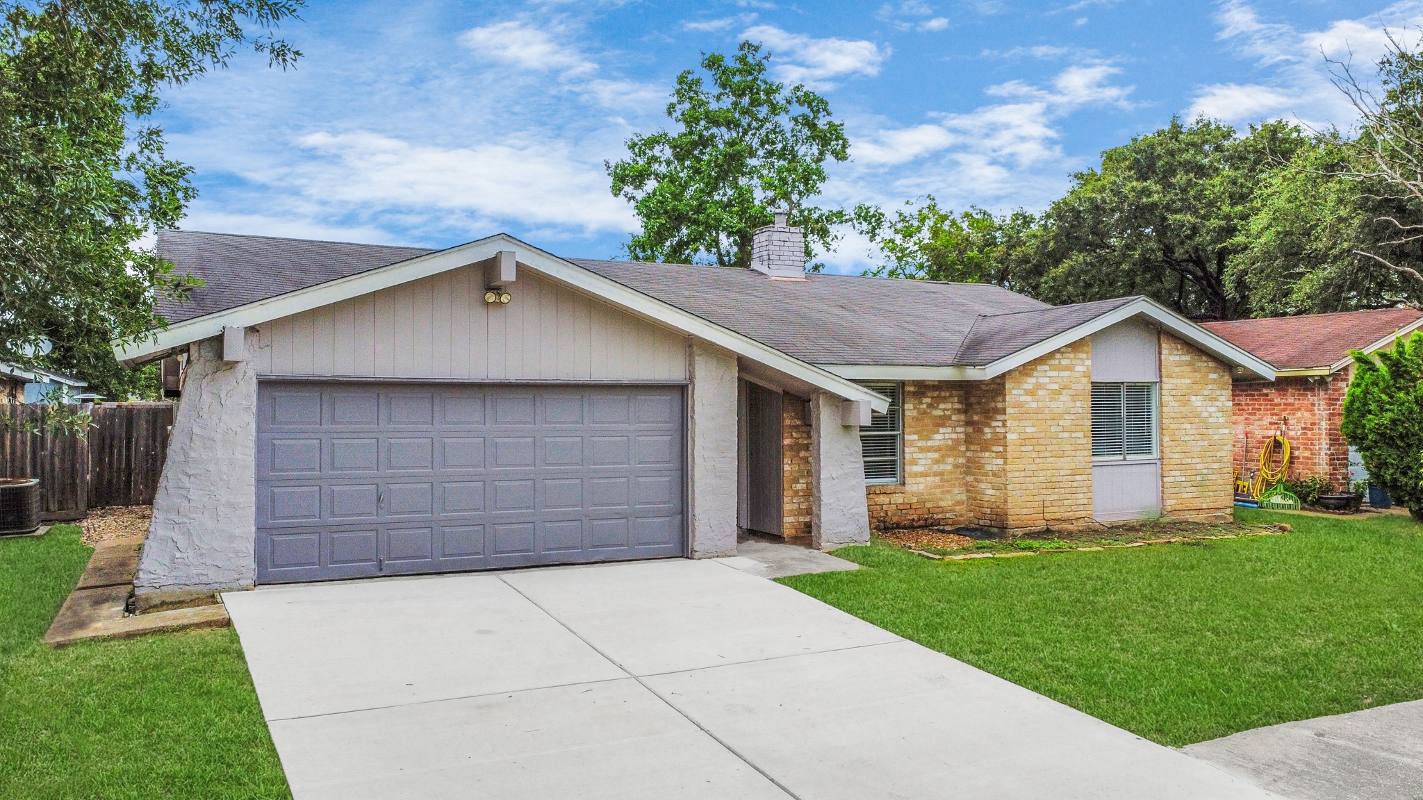 10131 Kent Towne Ln Property Photo 1