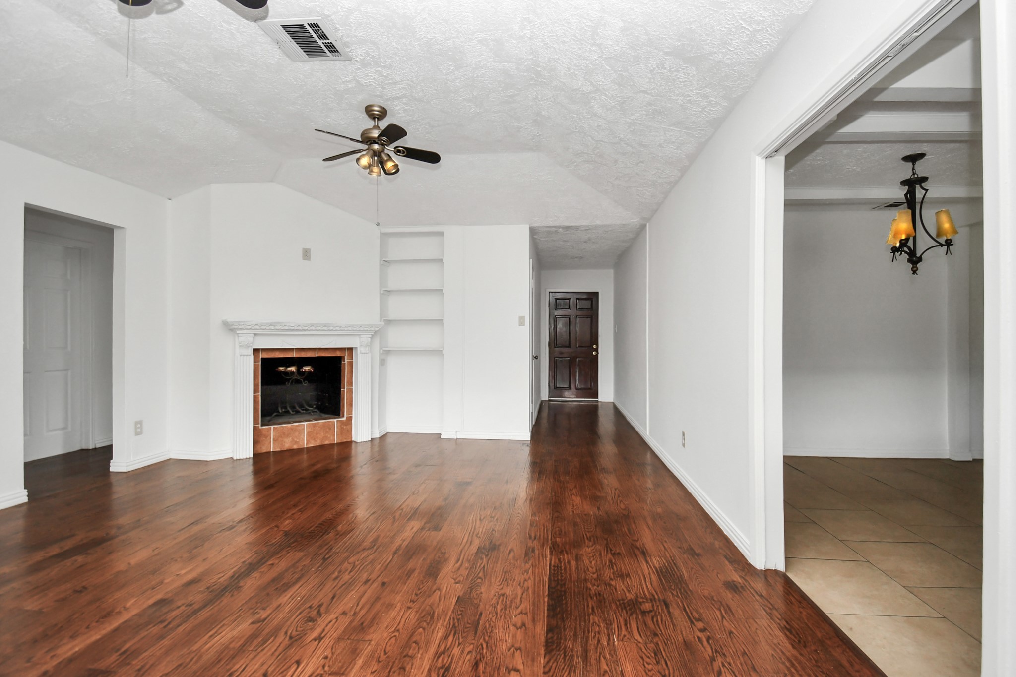 10131 Kent Towne Ln Property Photo 5