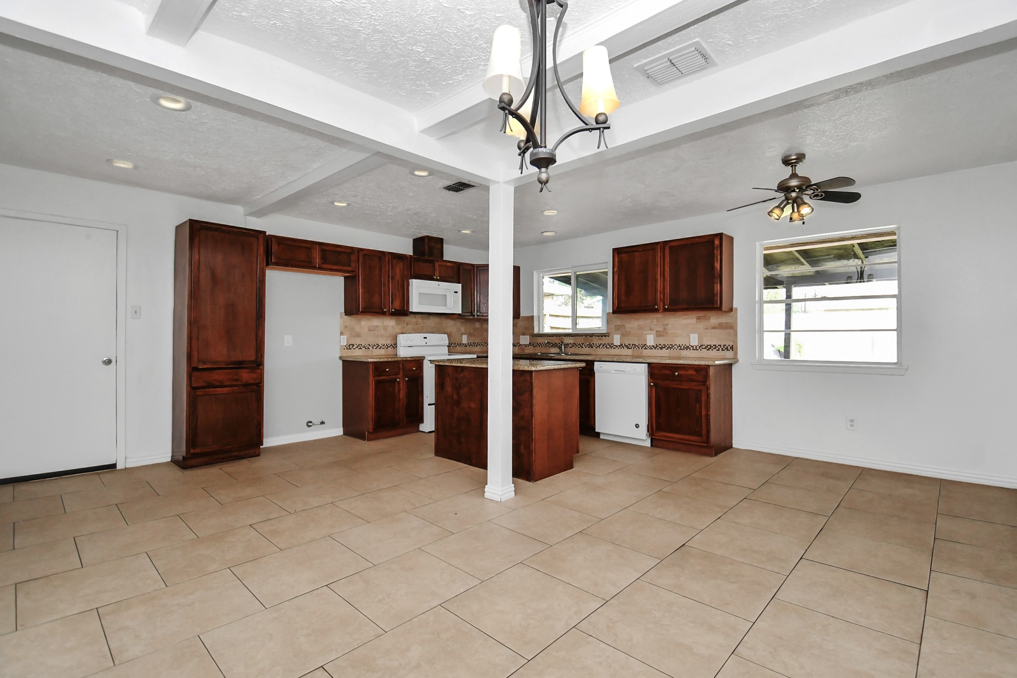 10131 Kent Towne Ln Property Photo 9