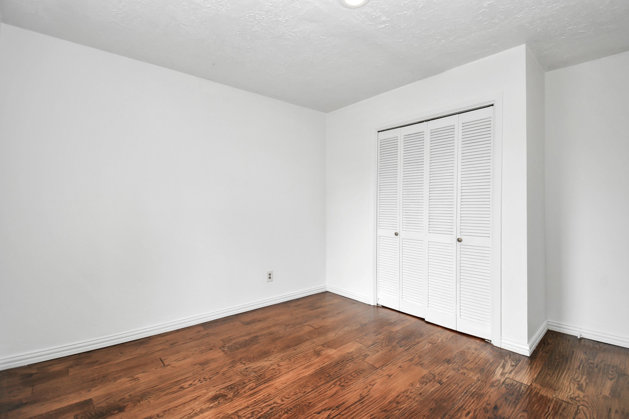 10131 Kent Towne Ln Property Photo 11