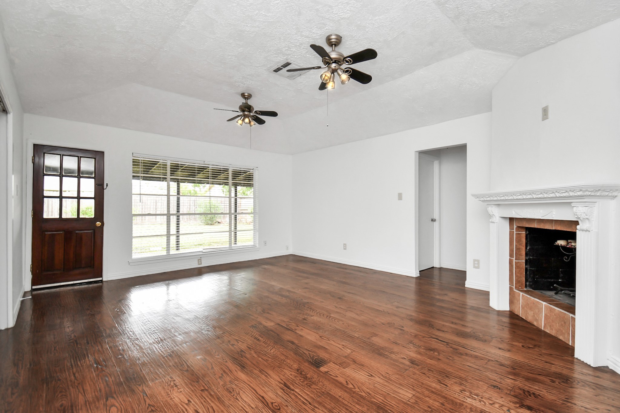 10131 Kent Towne Ln Property Photo 14