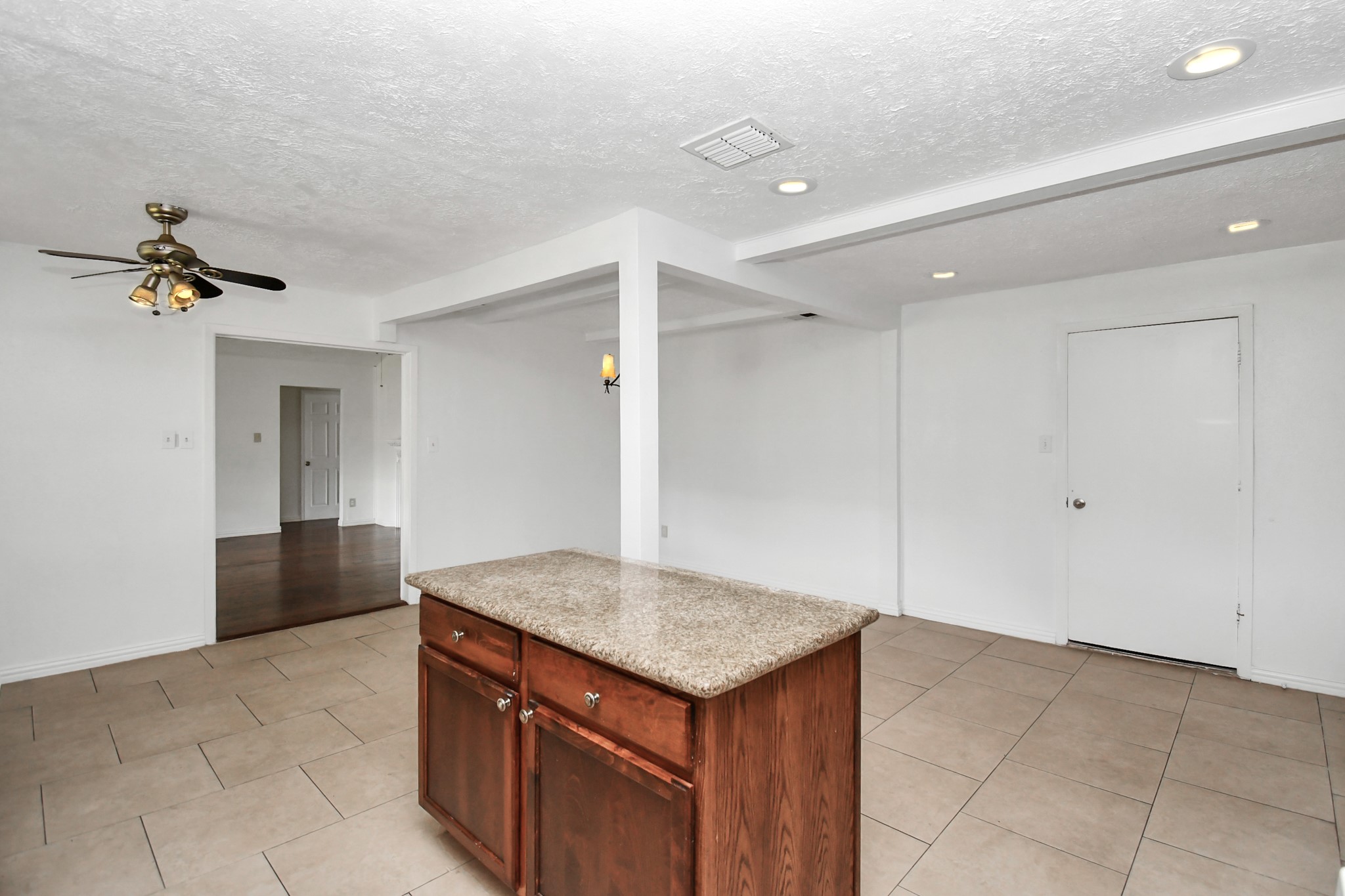 10131 Kent Towne Ln Property Photo 15