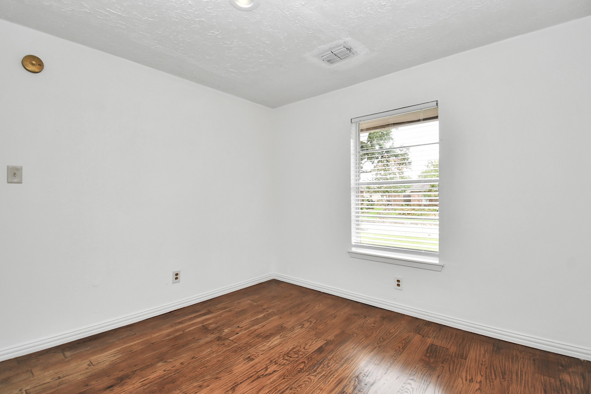10131 Kent Towne Ln Property Photo 34