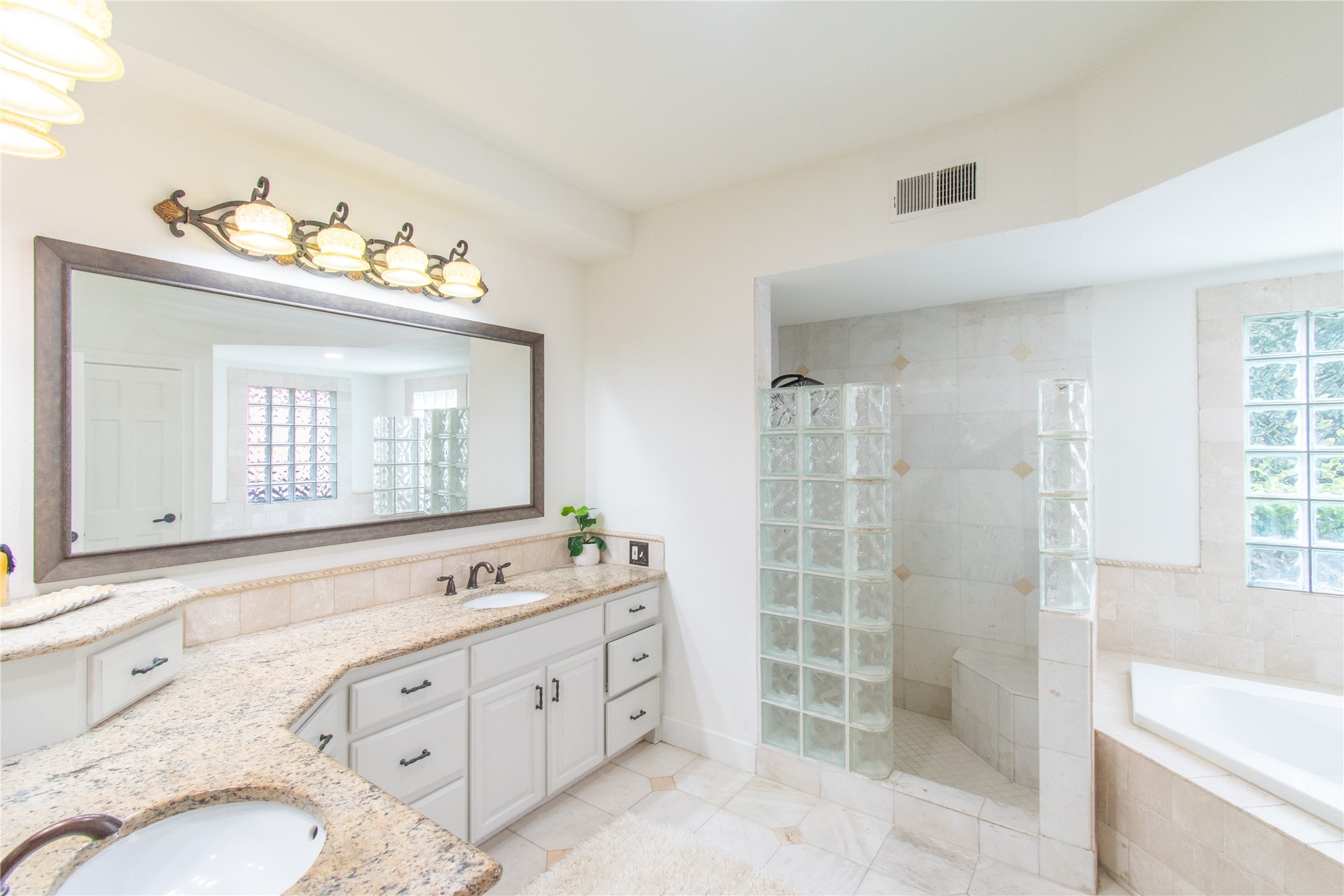 17511 Hidden Forest Circle Property Photo 27