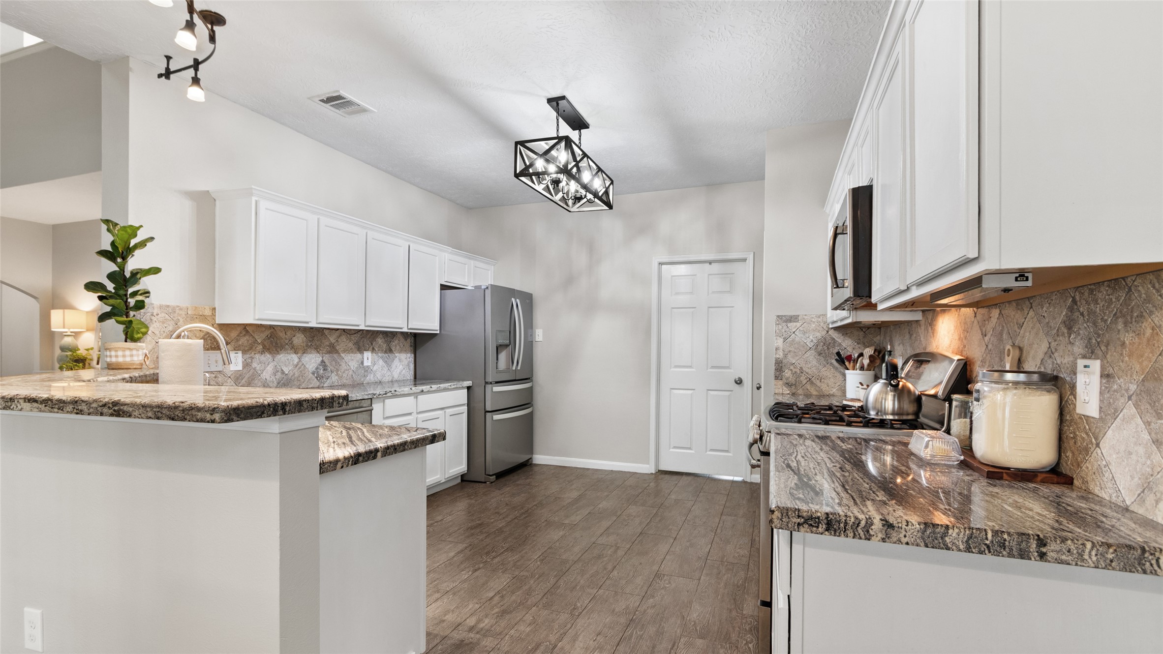 1814 Barretts Glen Drive Property Photo 12