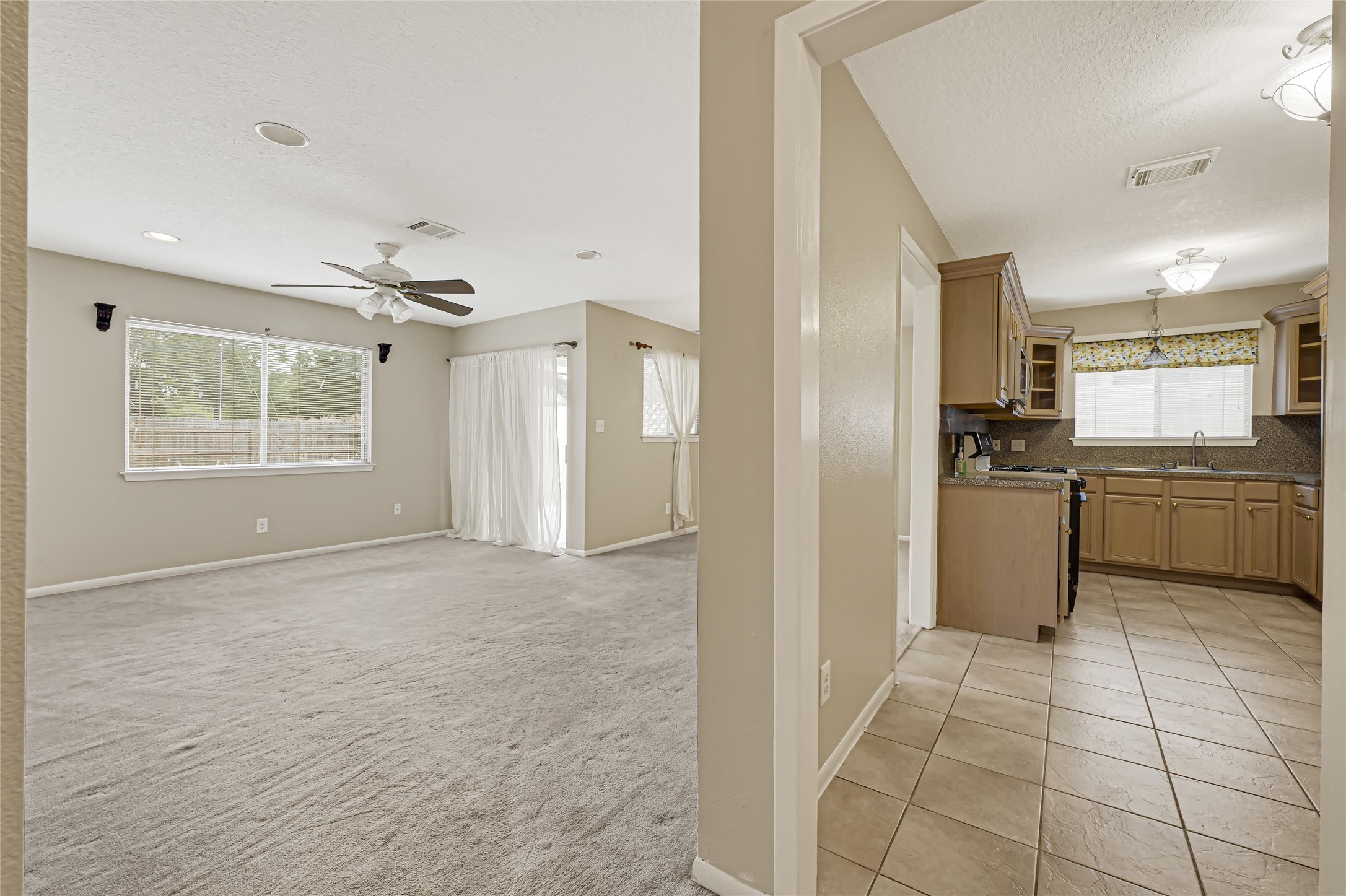 3816 Newton Drive Property Photo 6