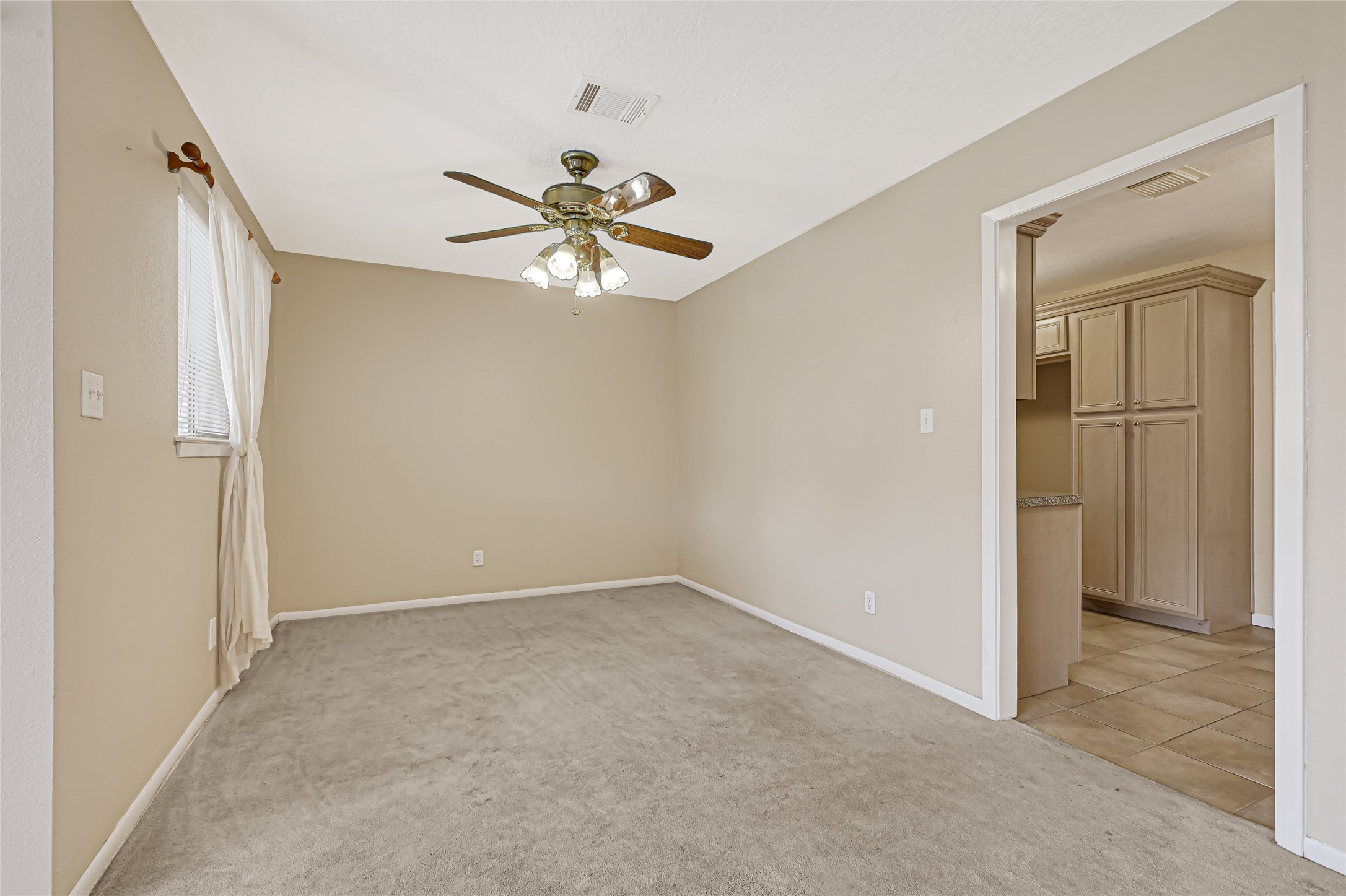 3816 Newton Drive Property Photo 10