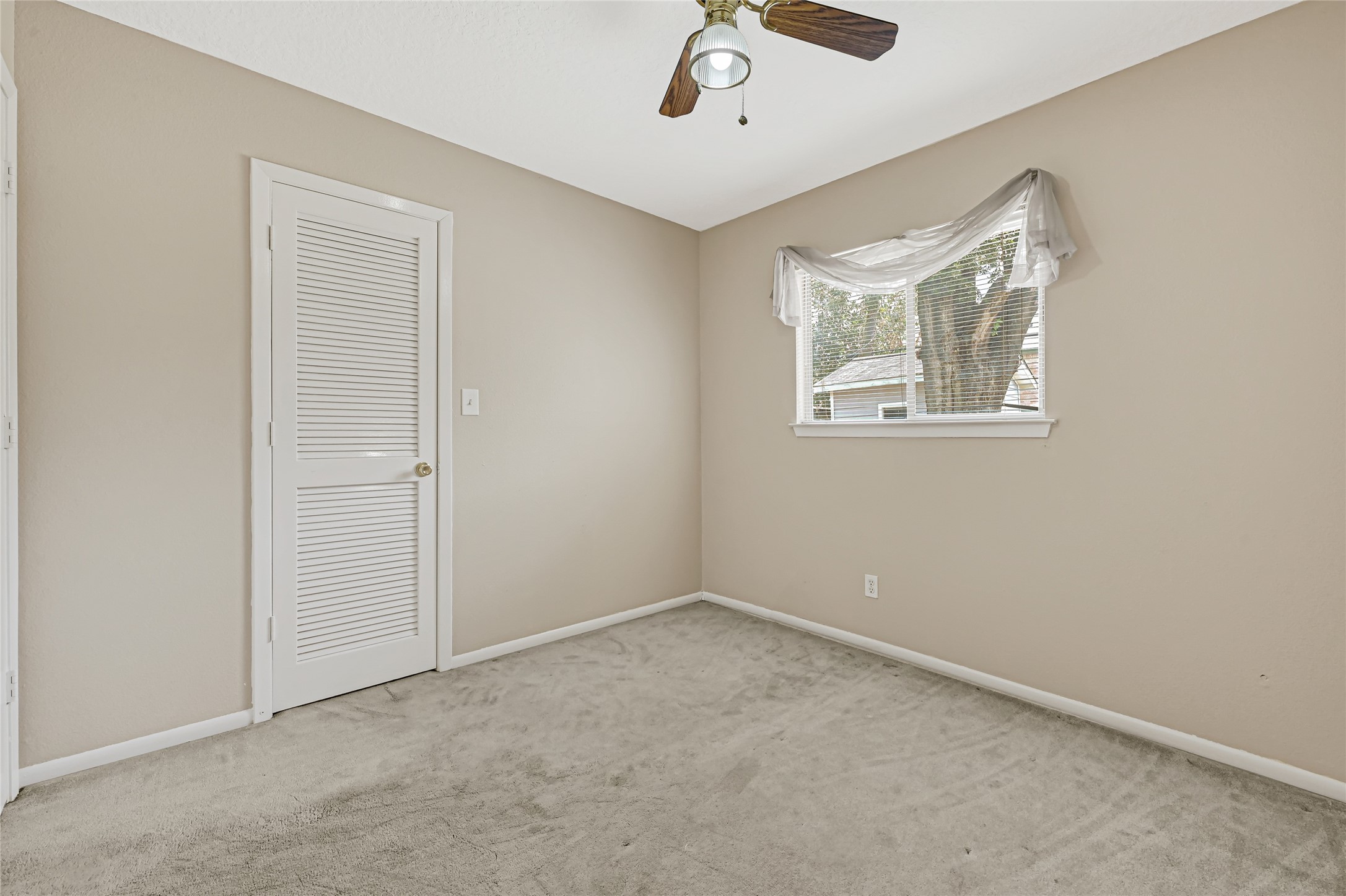 3816 Newton Drive Property Photo 12