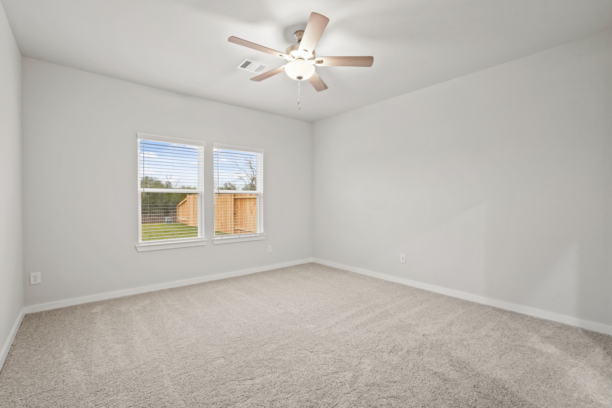 17234 White Peace Drive Property Photo 9