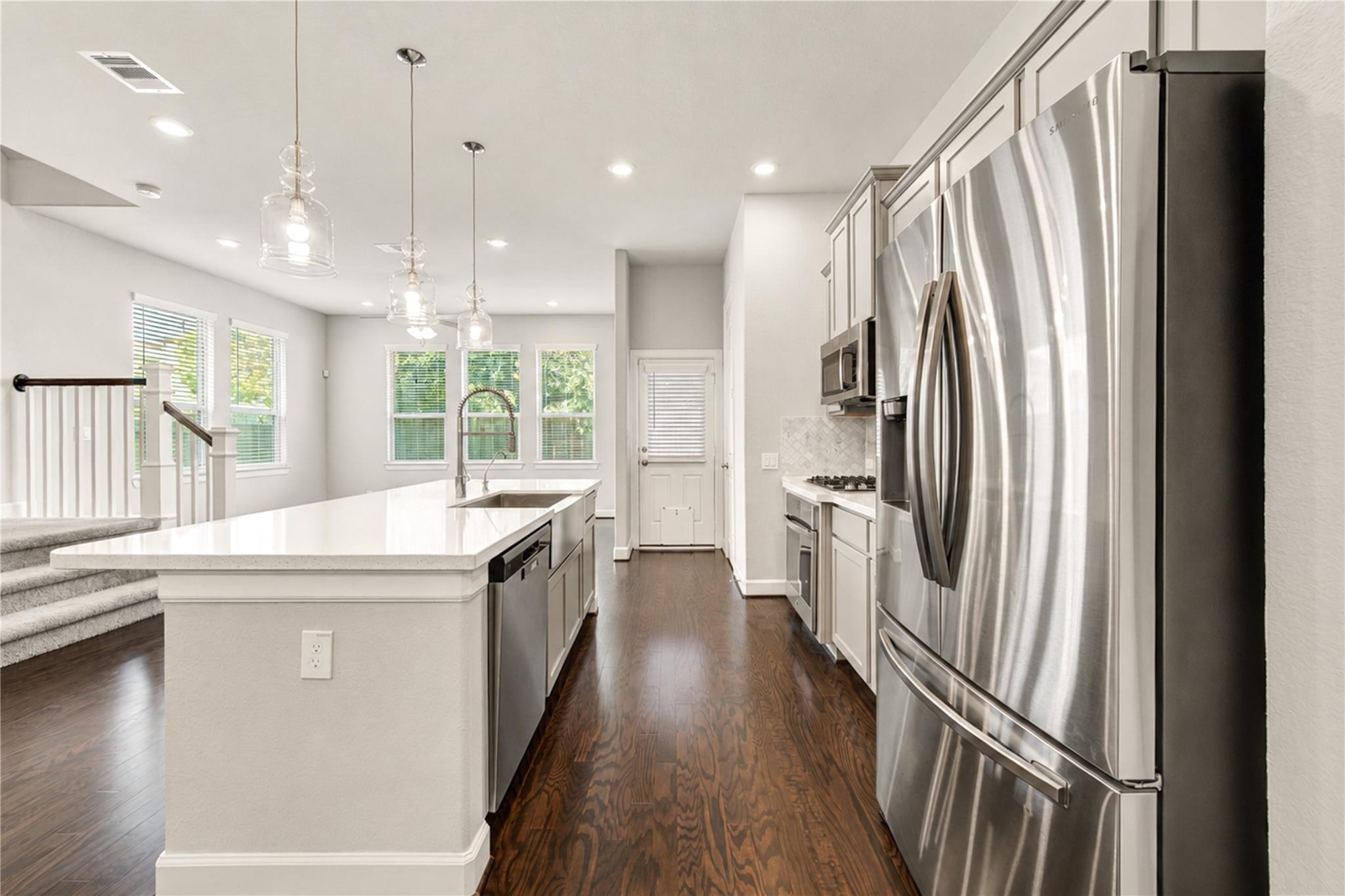 1905 Kirby Landing Drive, Houston Tx 77051 Property Photo 3