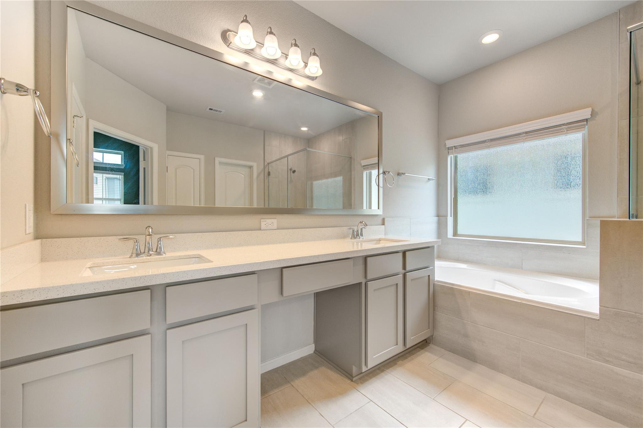 1905 Kirby Landing Drive, Houston Tx 77051 Property Photo 12
