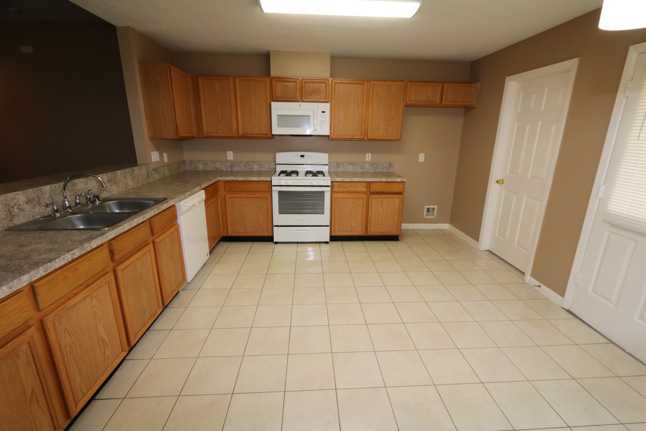5911 S Brenwood Drive Property Photo 6