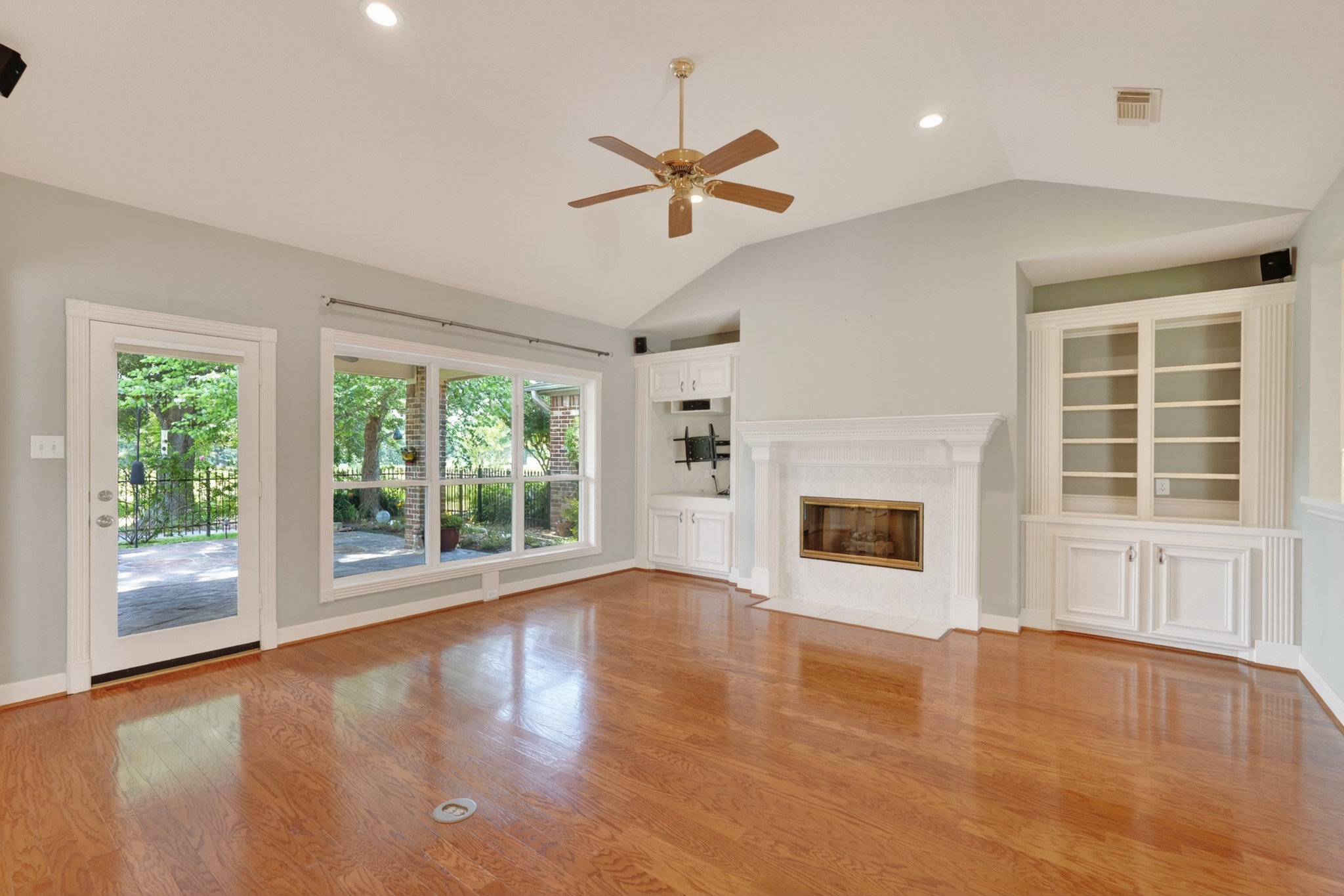 20714 Flora View Court Property Photo 10