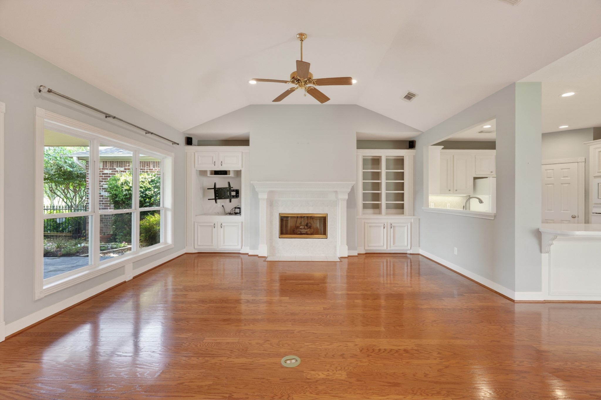 20714 Flora View Court Property Photo 12