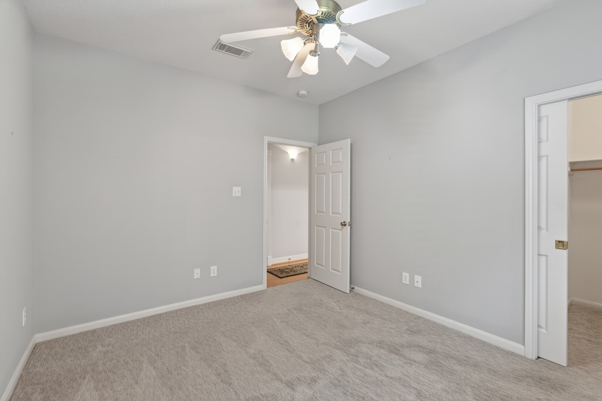 20714 Flora View Court Property Photo 34