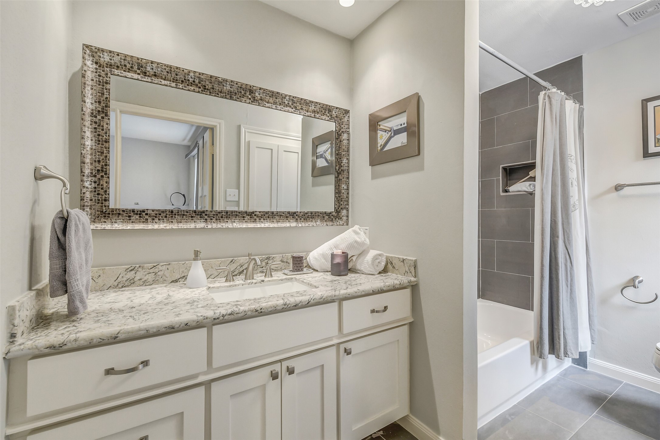 9454 Briar Forest Drive Property Photo 30