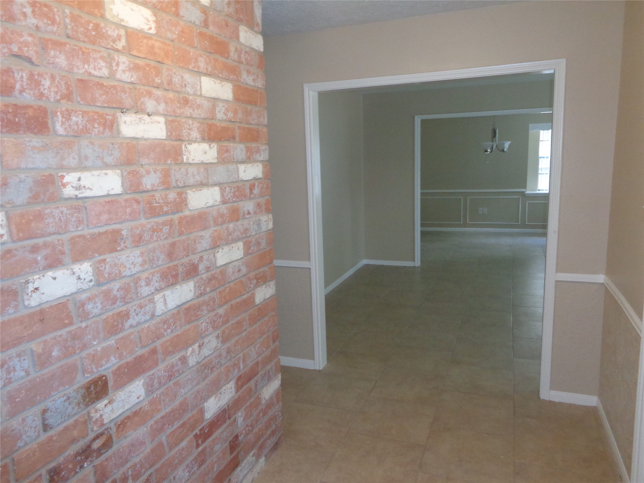 2735 Manila Lane Property Photo 3