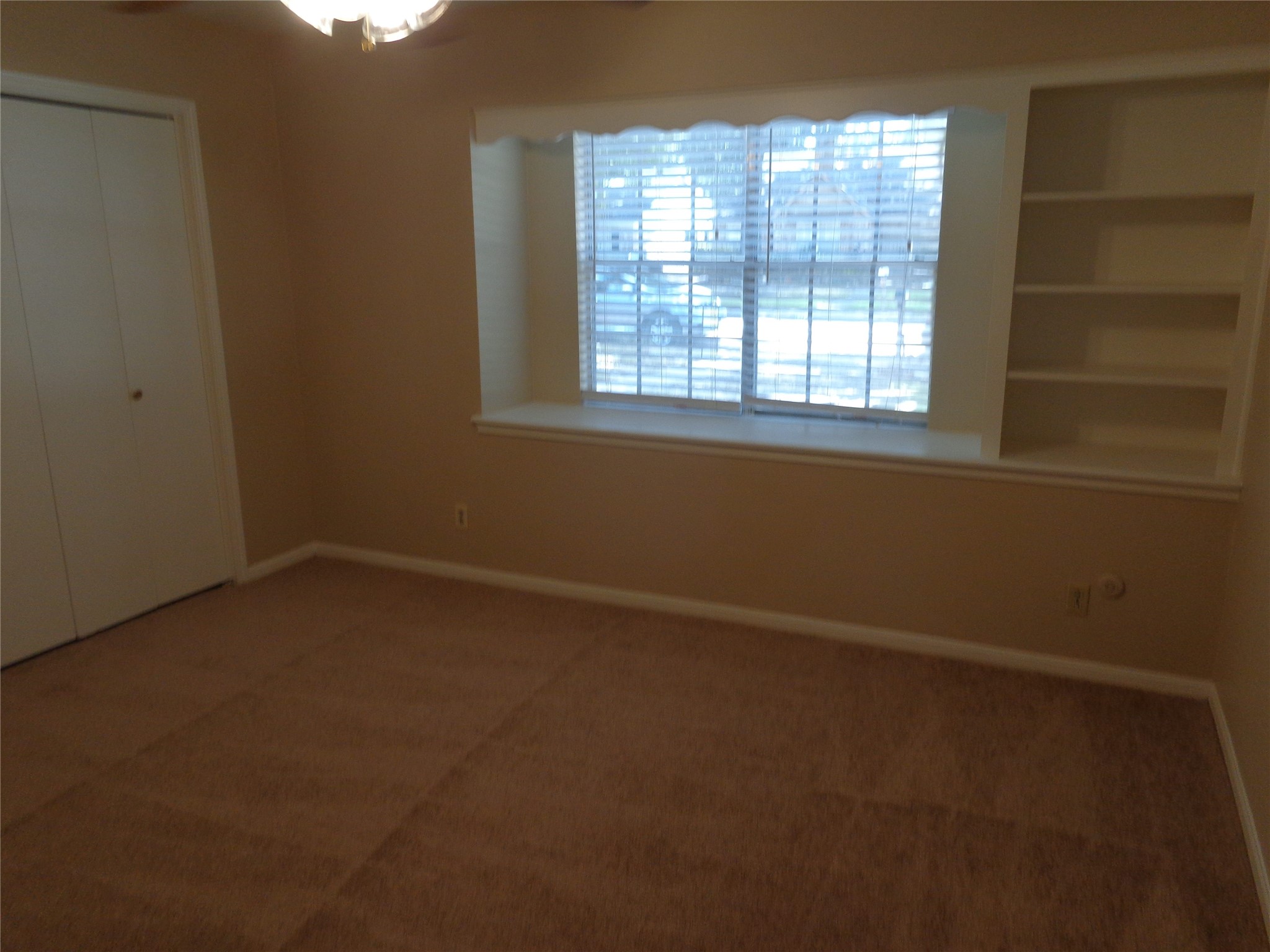 2735 Manila Lane Property Photo 18