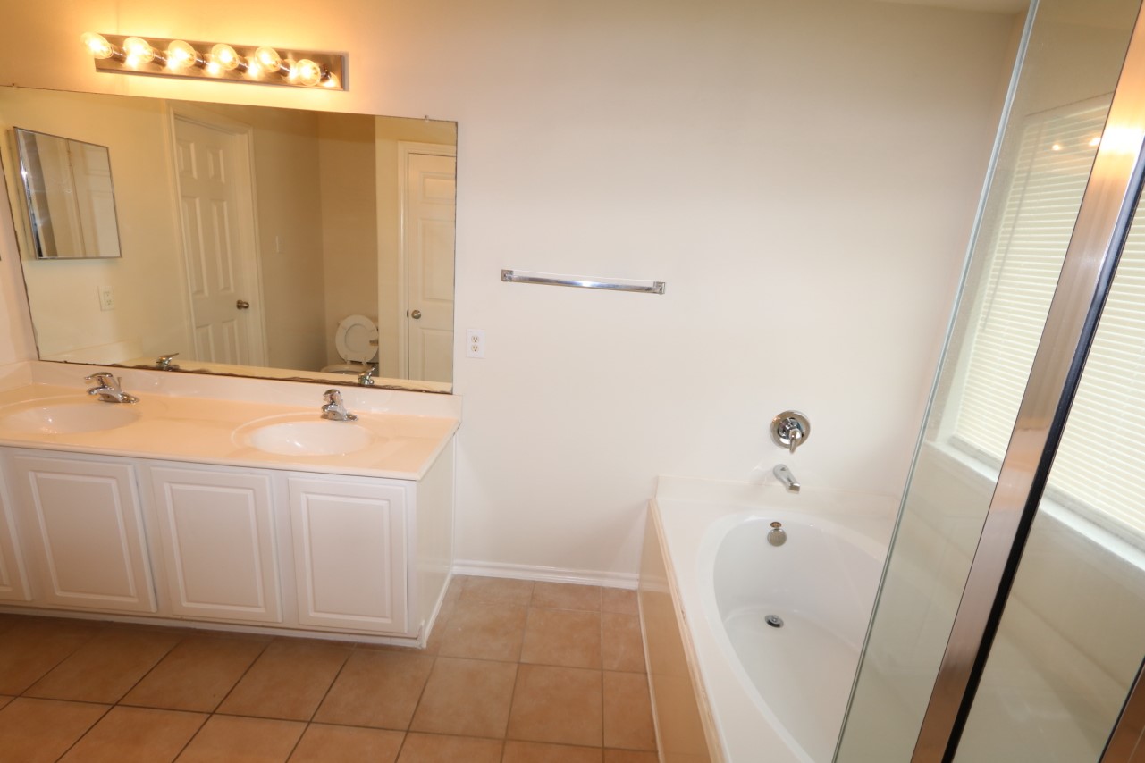14418 Fairbuff Lane Property Photo 7