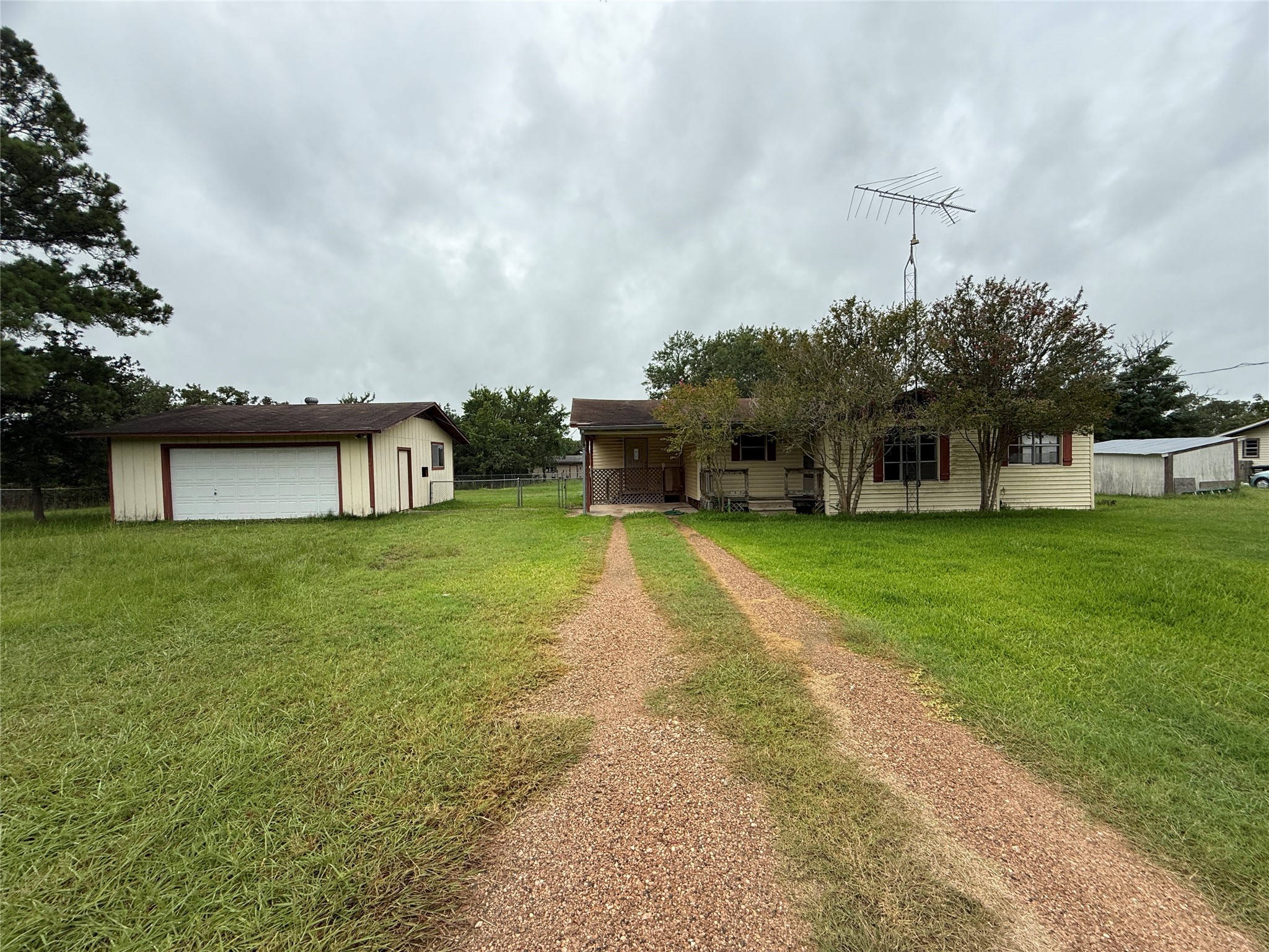 521 Deer Loop Property Photo 1