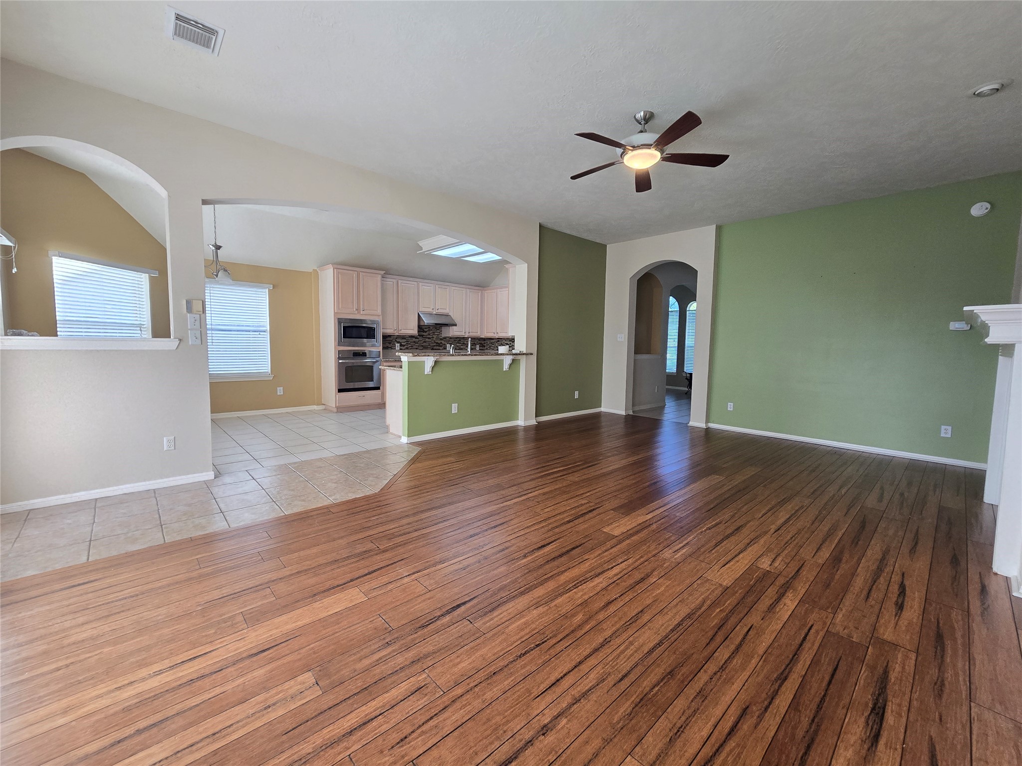 9406 Sunlake Drive Property Photo 10