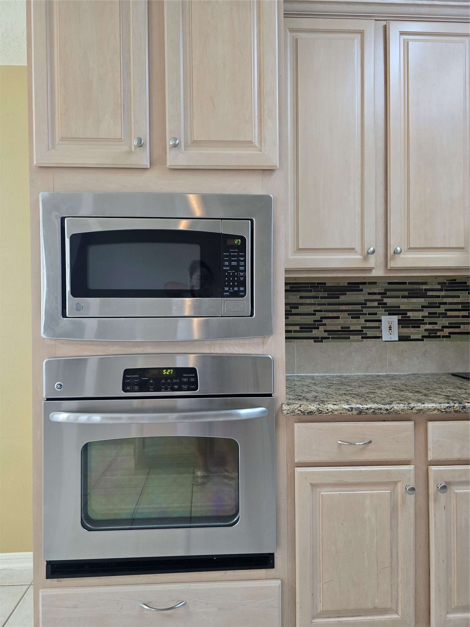9406 Sunlake Drive Property Photo 15