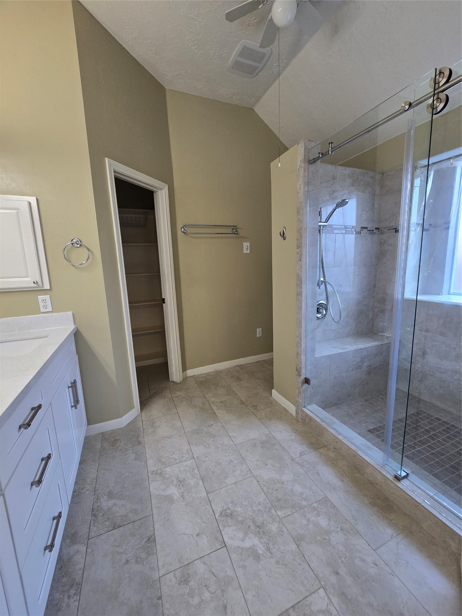9406 Sunlake Drive Property Photo 27