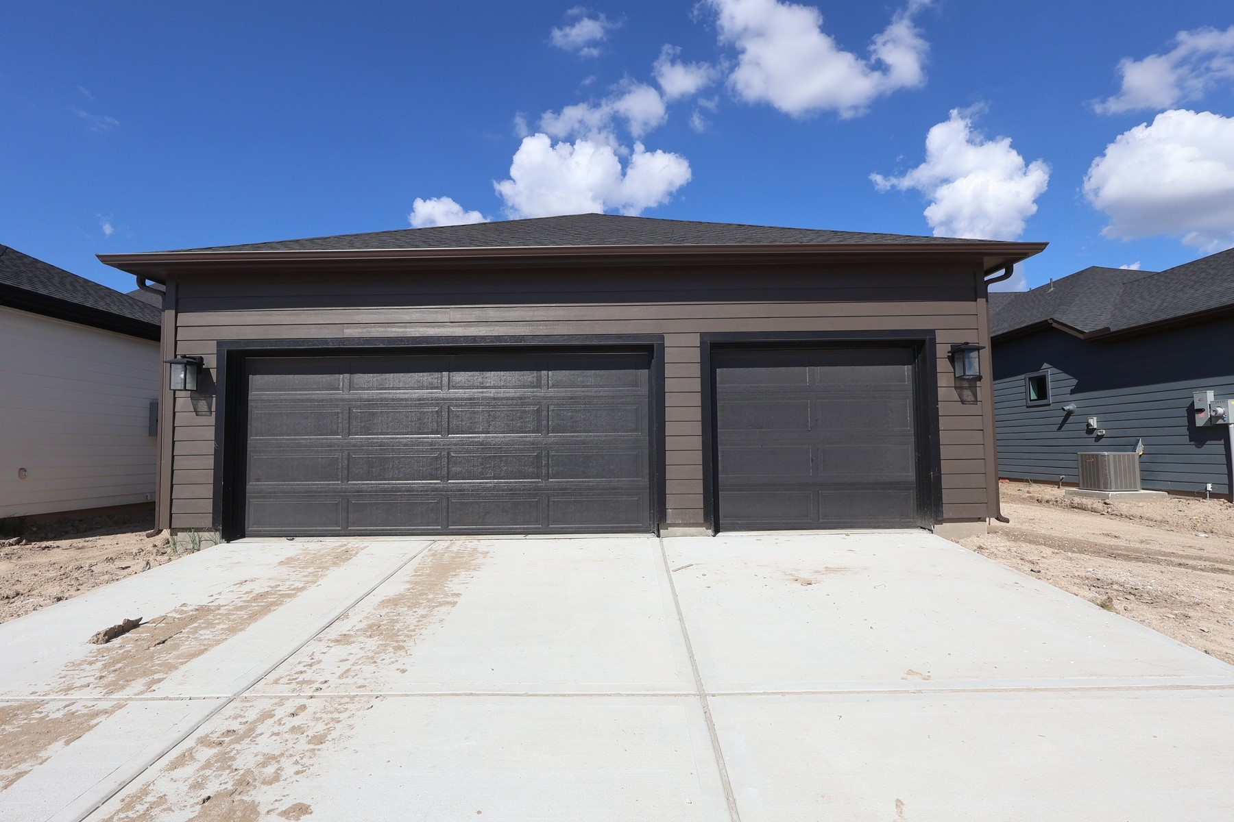 12415 Emerald Enclave Drive Property Photo 3