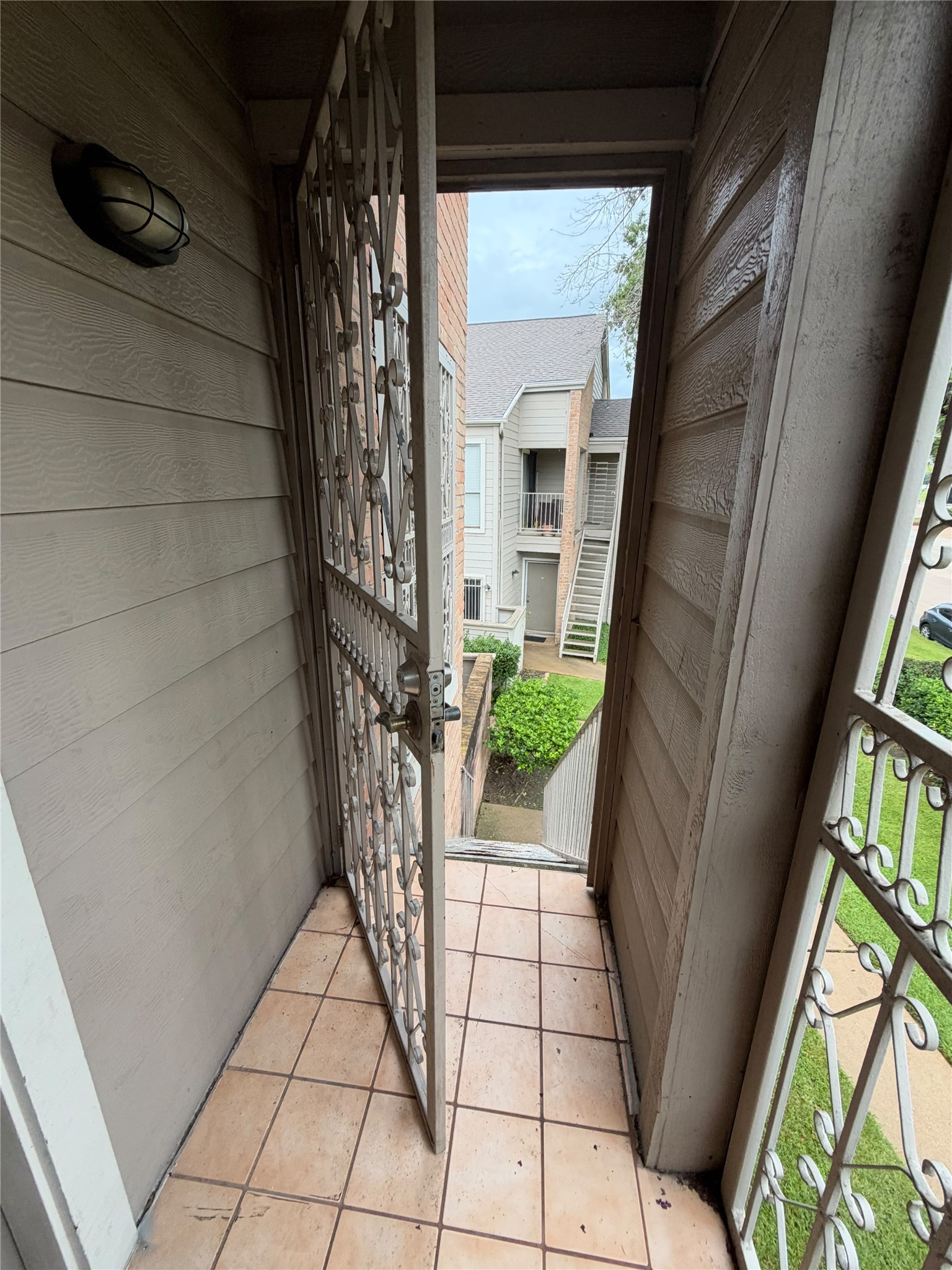 6701 Sands Point Drive 9 Property Photo 3