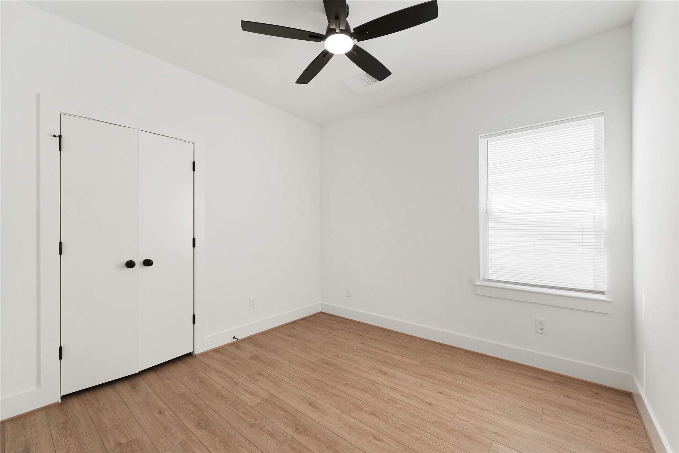 407 Calloway Street A-b Property Photo 3
