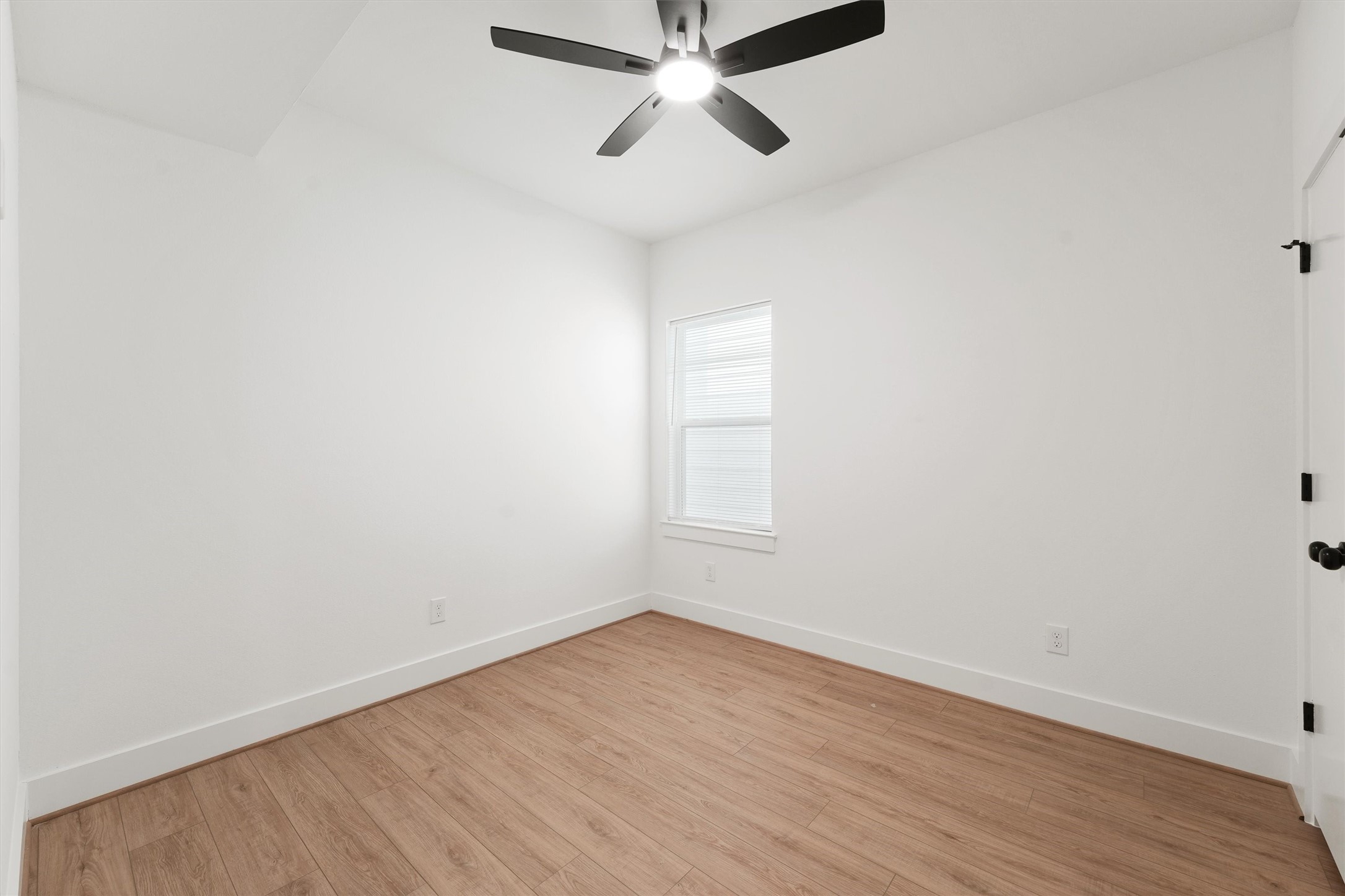 407 Calloway Street A-b Property Photo 14